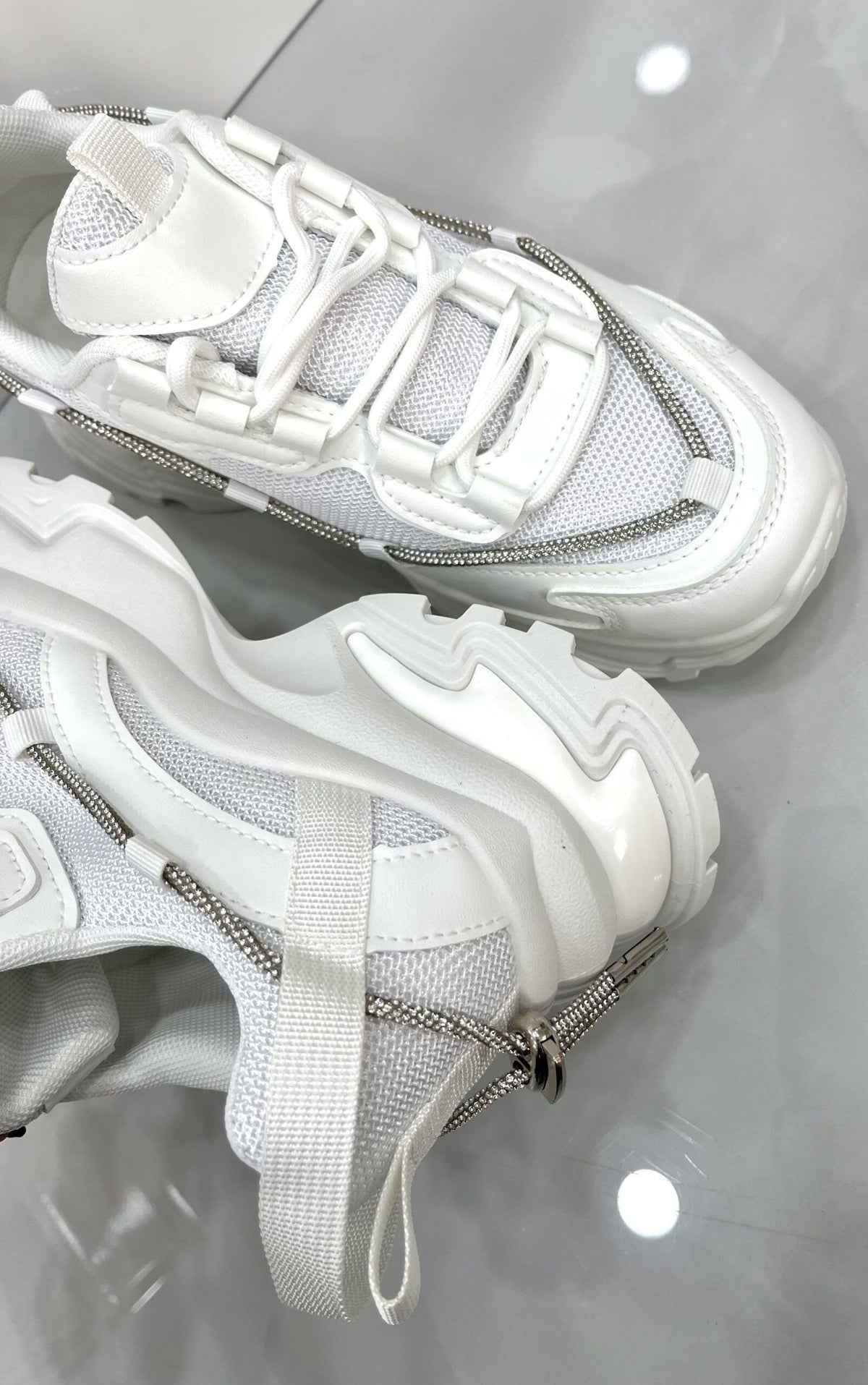 Sneakers με Τρακτερωτό Πάτο και Strass White