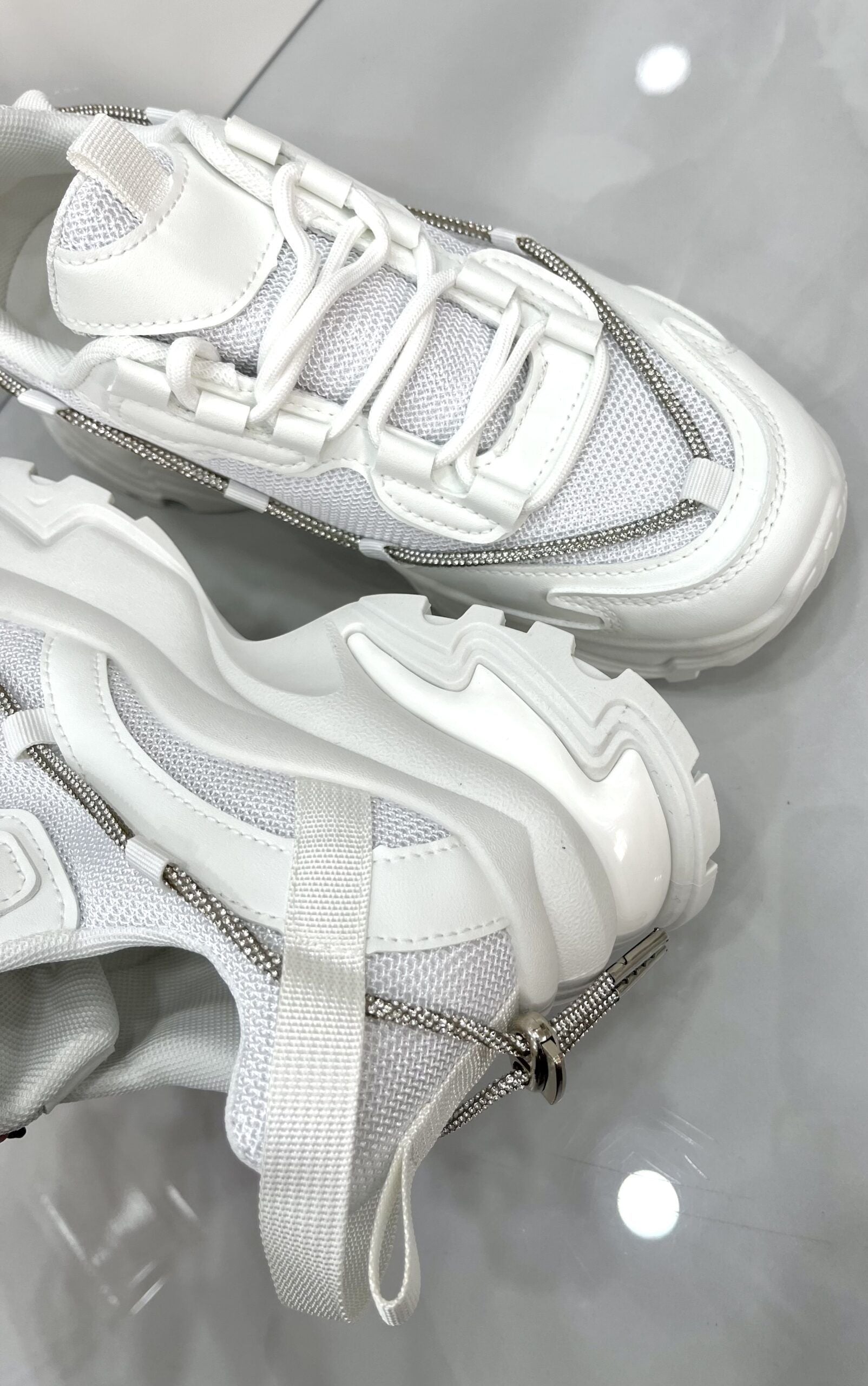 Sneakers με Τρακτερωτό Πάτο και Strass White