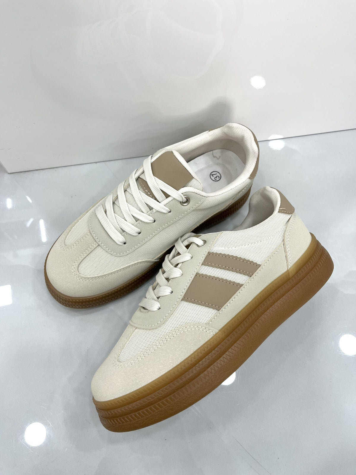 Sneakers με Κρεπ Σόλα Beige/White