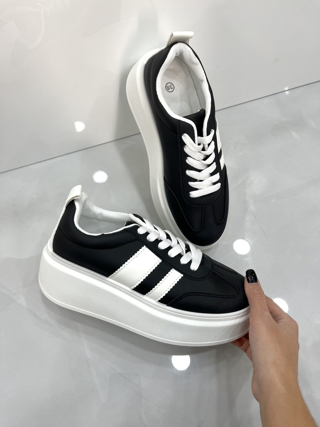 Δίσολο Sneaker Black/White