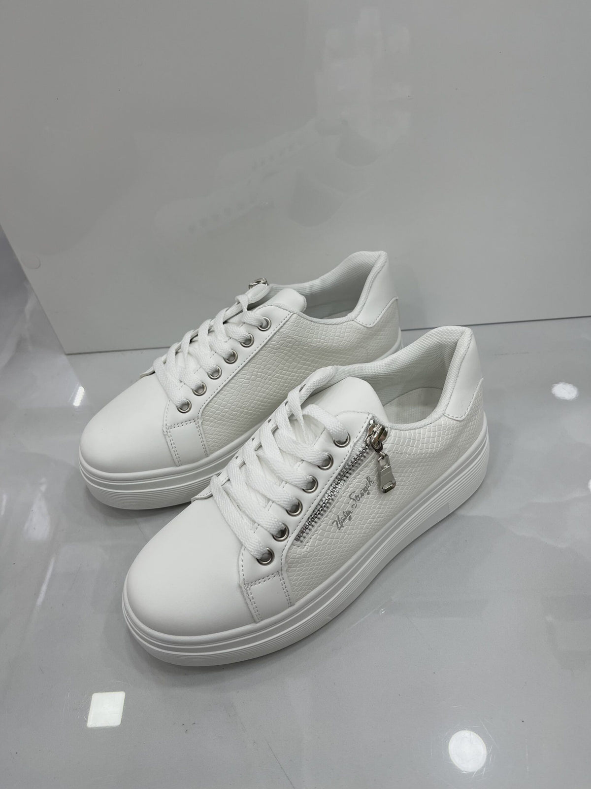 Sneakers Δίσολο με Σχέδιο Φερμουάρ White