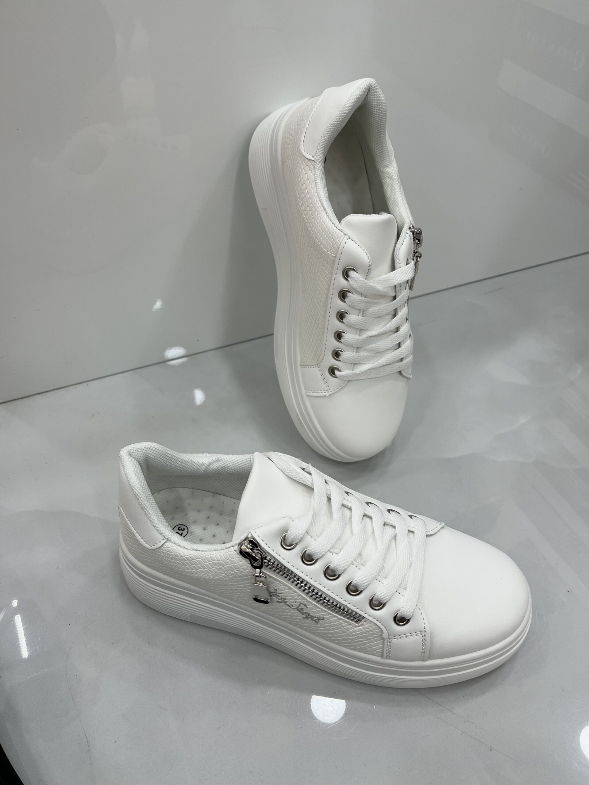 Sneakers Δίσολο με Σχέδιο Φερμουάρ White