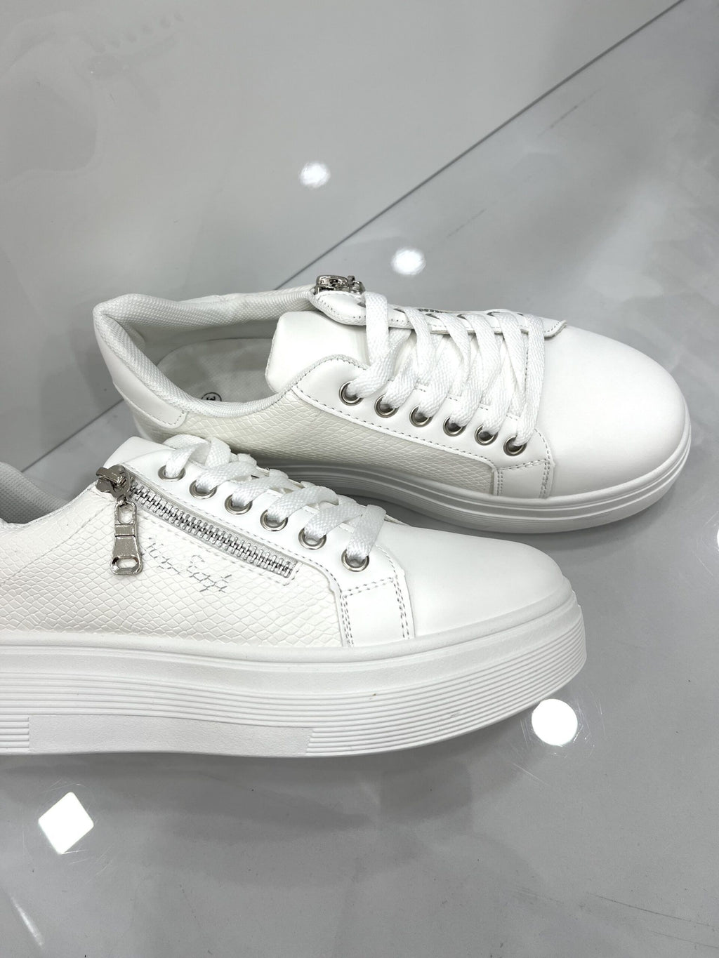Sneakers Δίσολο με Σχέδιο Φερμουάρ White