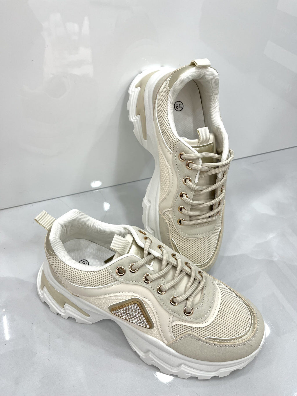 Sneaker με Τρακτερωτή Σόλα Beige