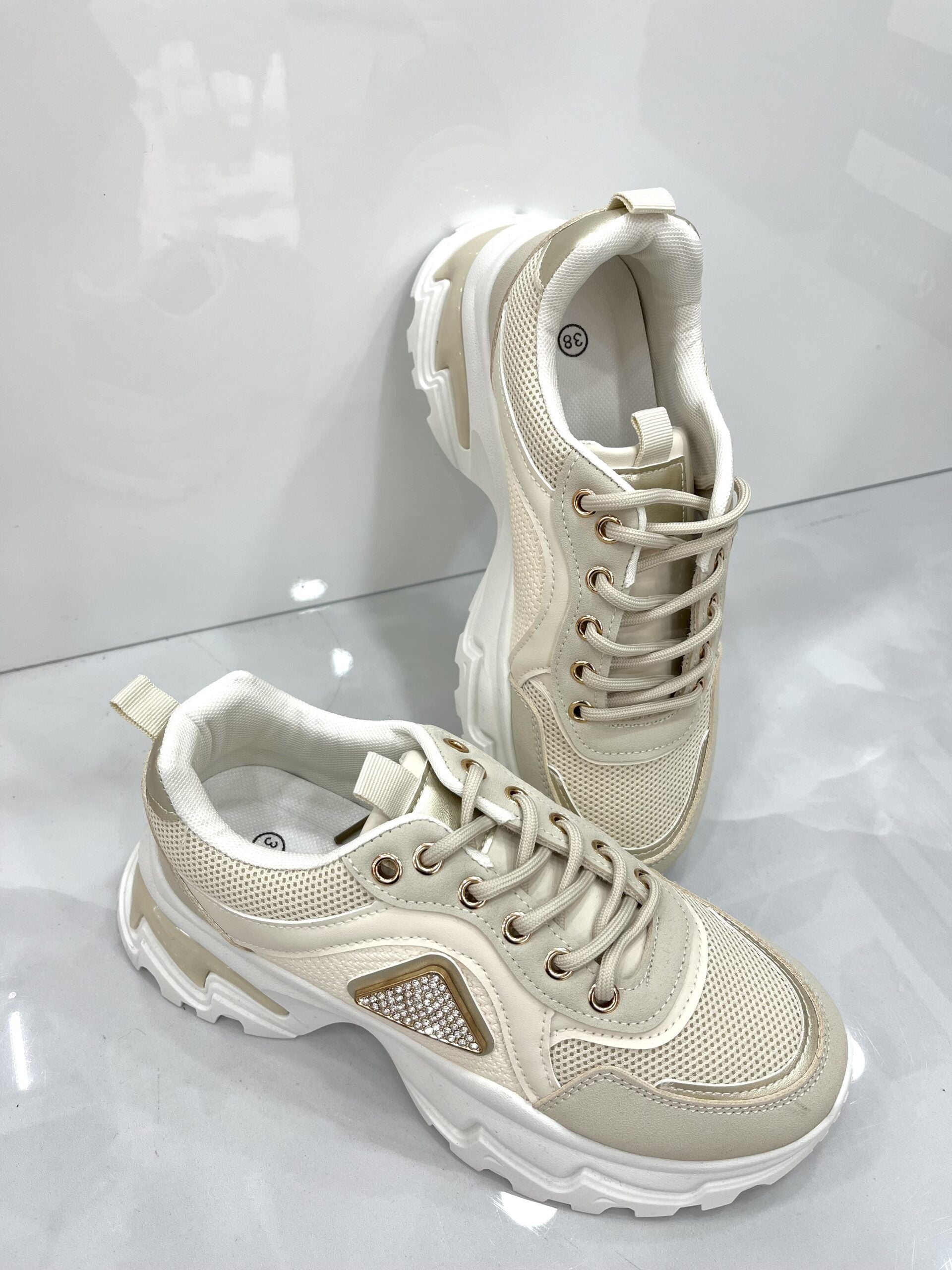 Sneaker με Τρακτερωτή Σόλα Beige