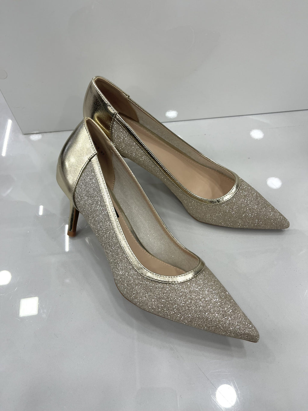 Heels Strass με Μεσαίο Λεπτό Τακούνι Gold