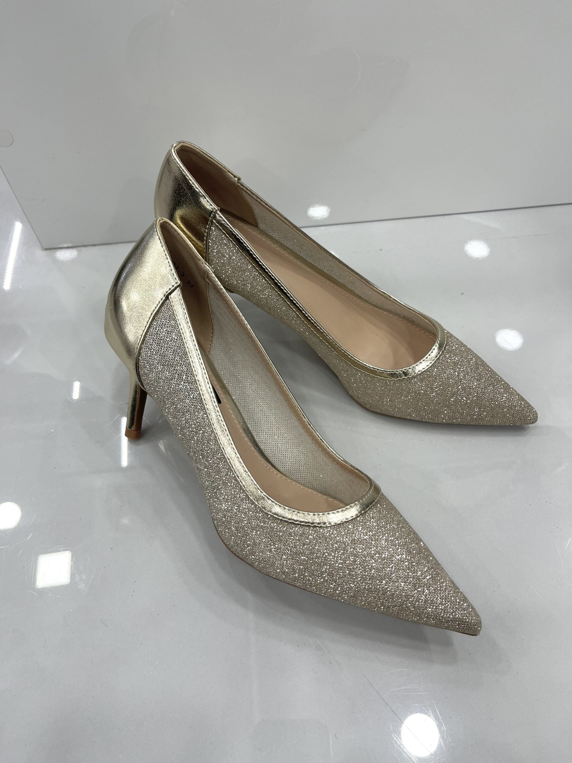 Heels Strass με Μεσαίο Λεπτό Τακούνι Gold