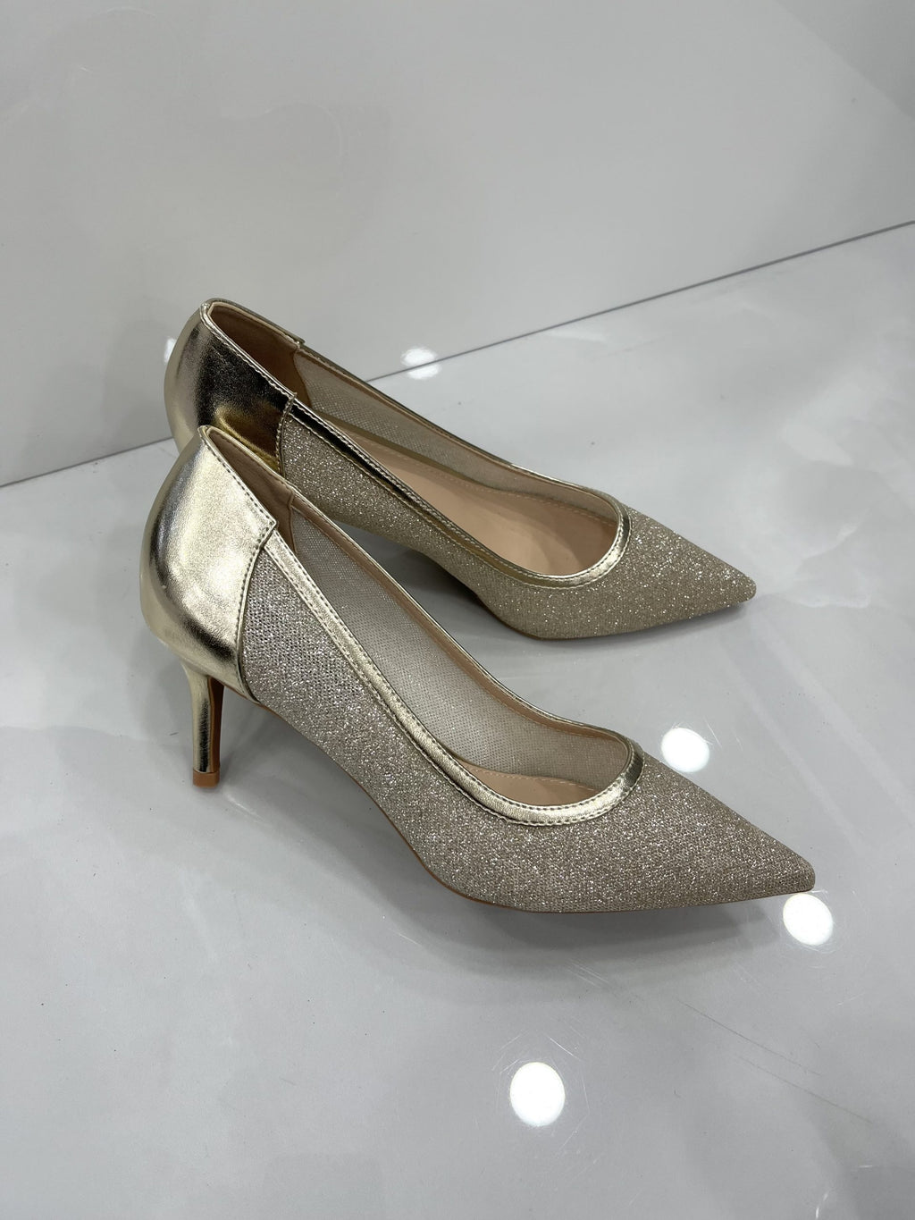 Heels Strass με Μεσαίο Λεπτό Τακούνι Gold