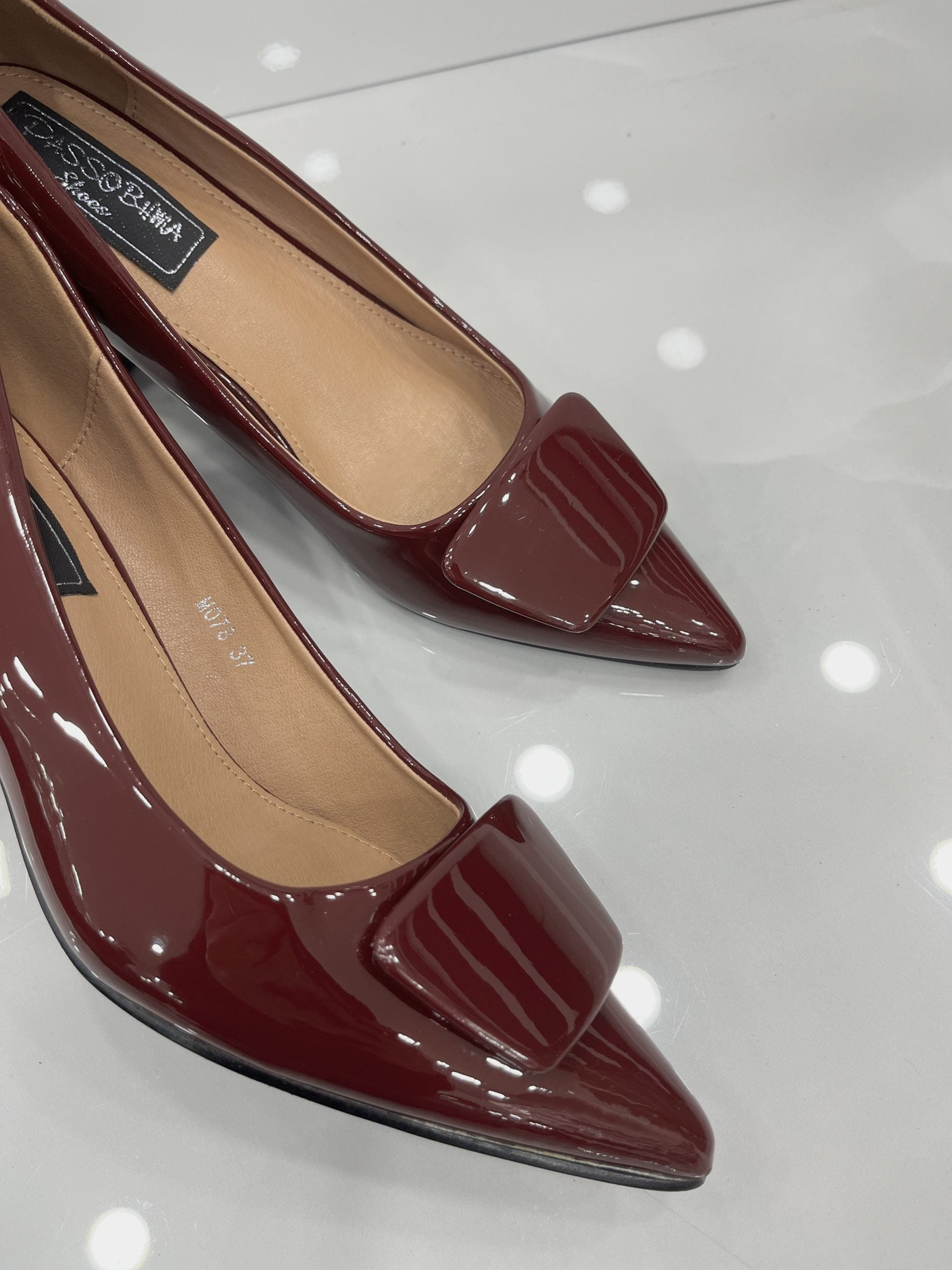 Heels με Χοντρό Μεσαίο Τακούνι Λουστρίν Wine