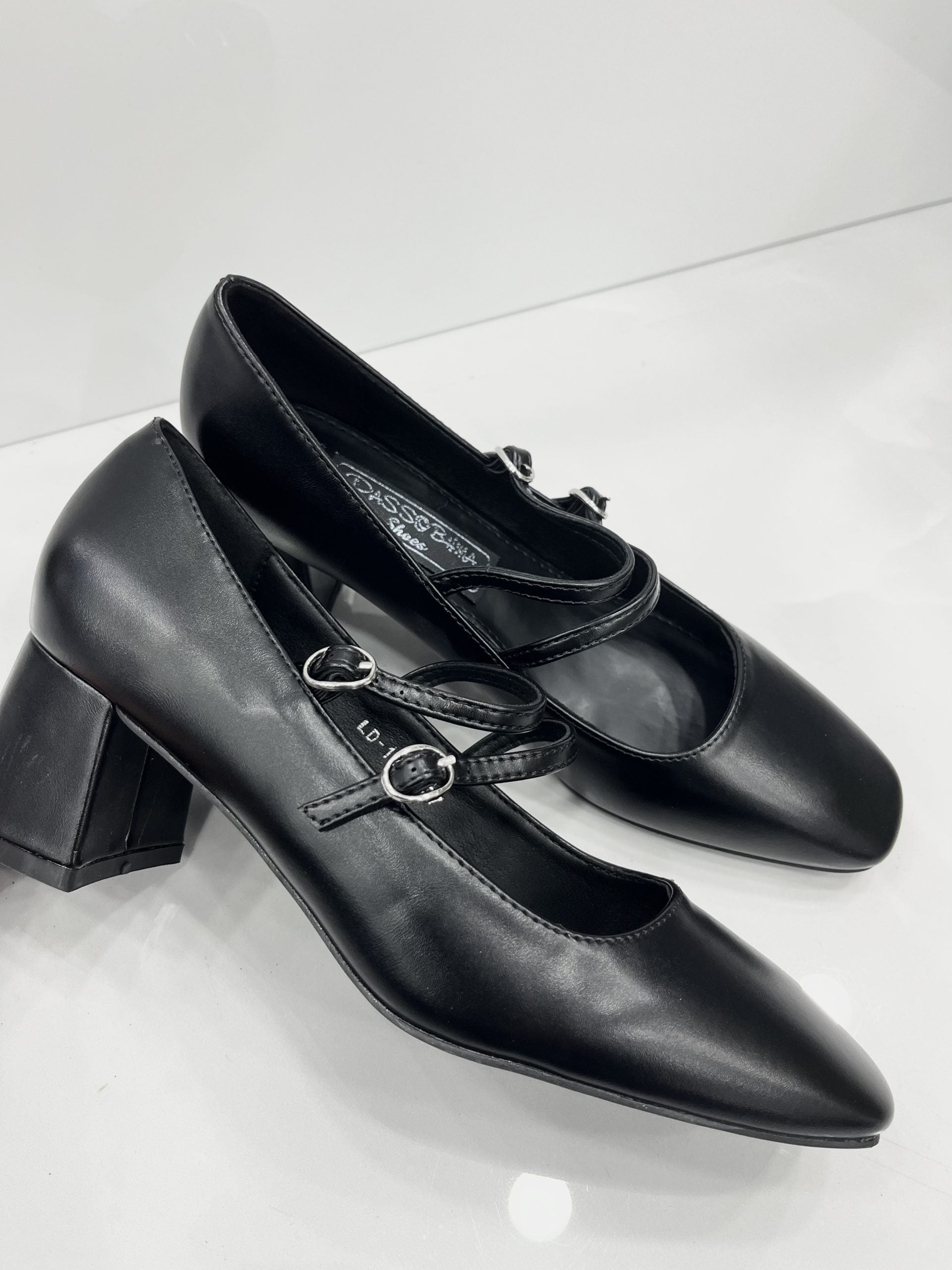 Heels με Χοντρό Χαμηλό Τακούνι και Μπαρέτα Black