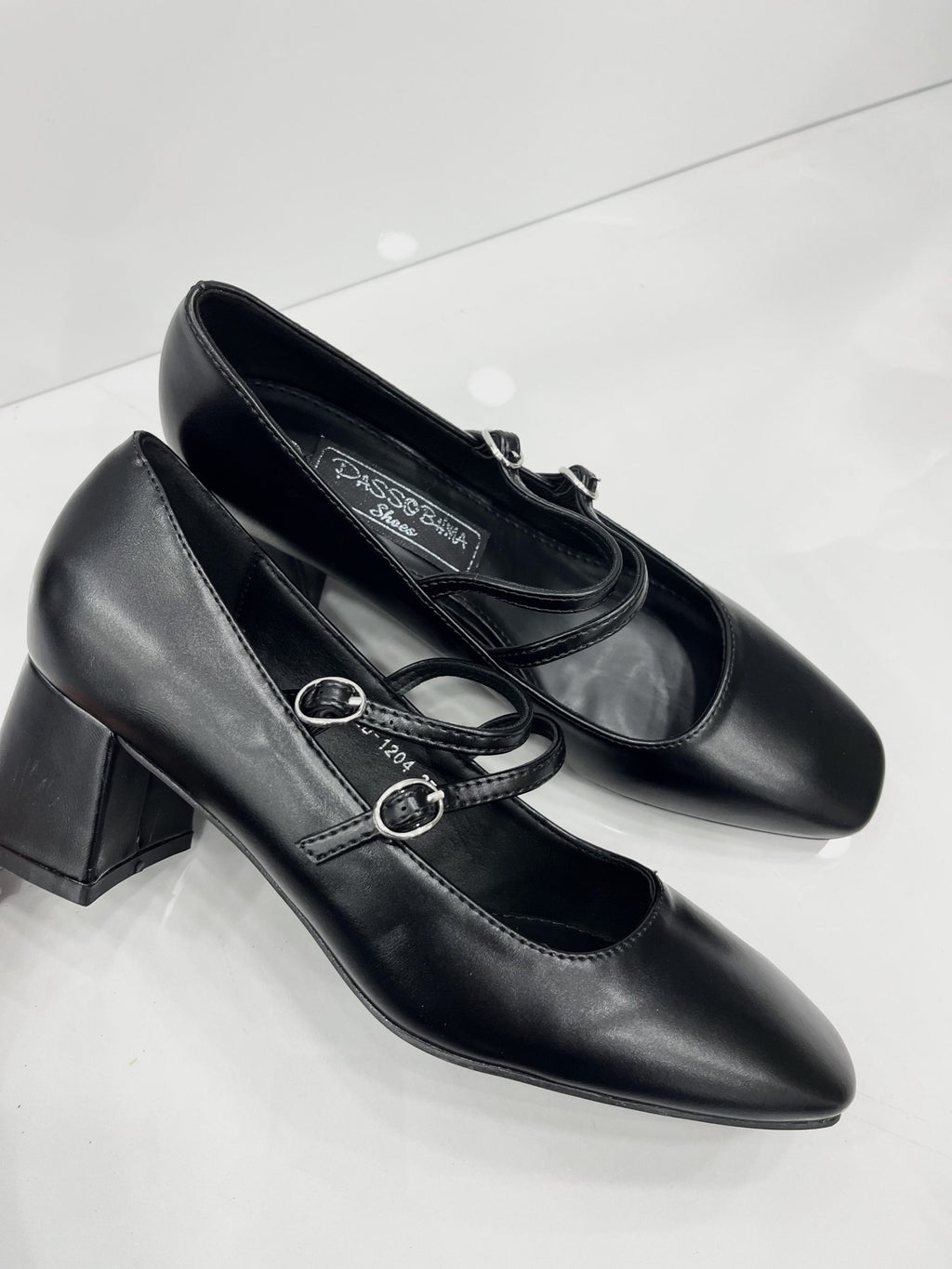 Heels με Χοντρό Χαμηλό Τακούνι και Μπαρέτα Black