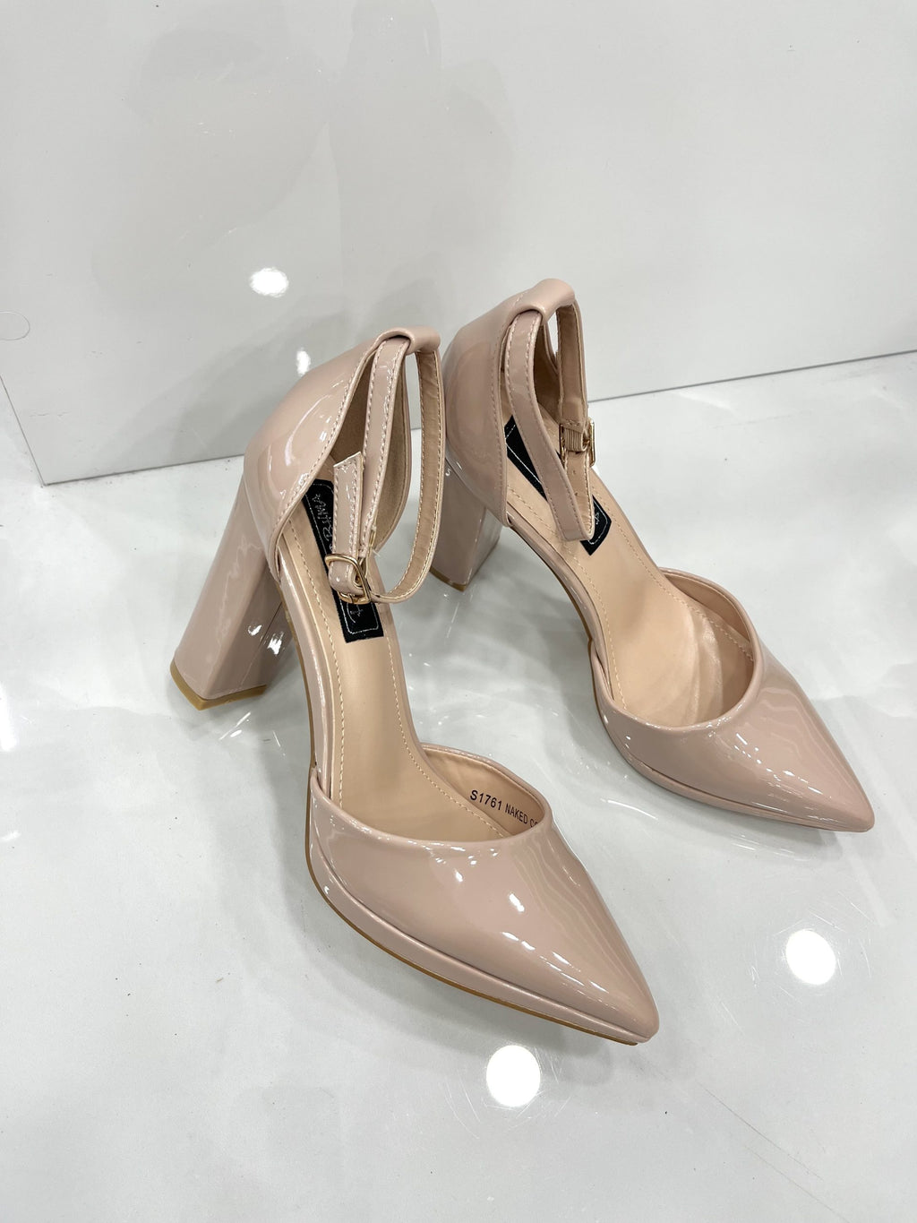 Heels με Χοντρό Ψηλό Τακούνι και Φιάπα Λουστρίν AllBeige