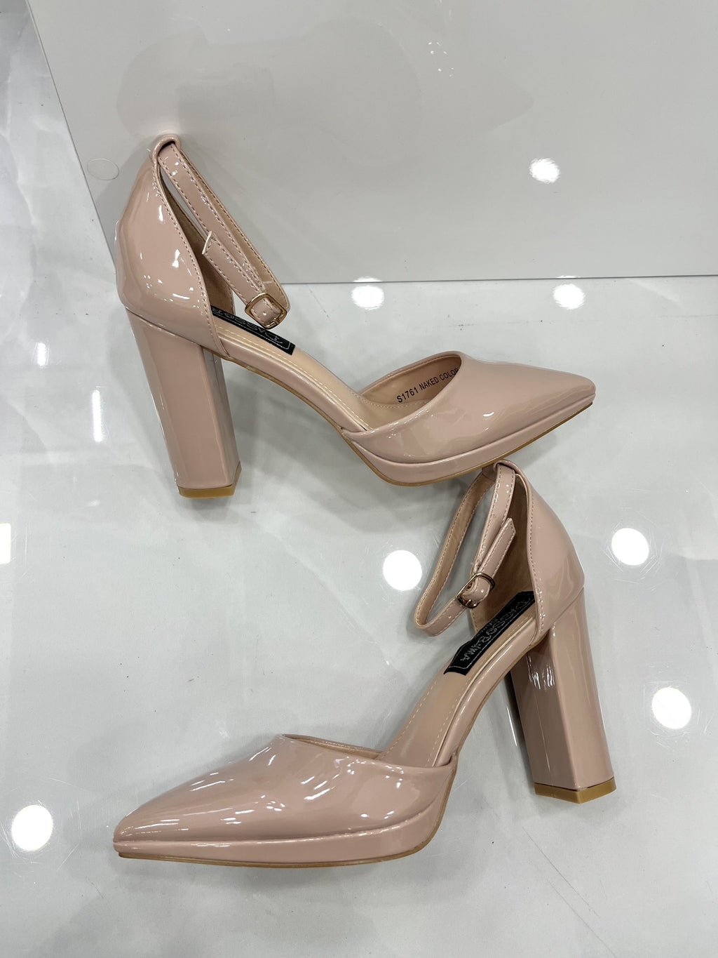Heels με Χοντρό Ψηλό Τακούνι και Φιάπα Λουστρίν AllBeige