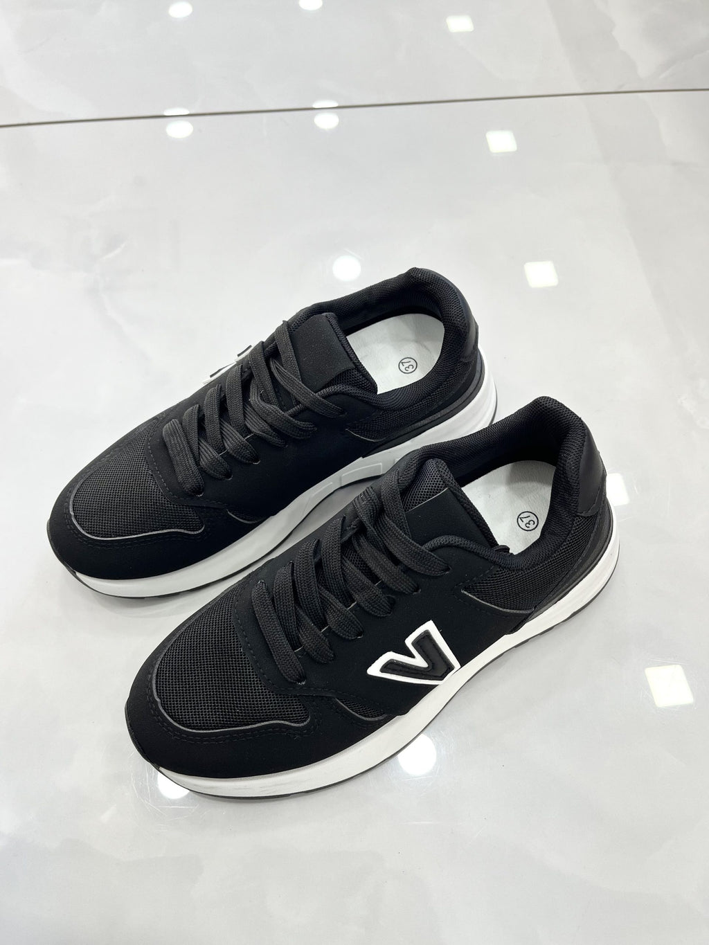 Sneaker Simple Black Vol.2