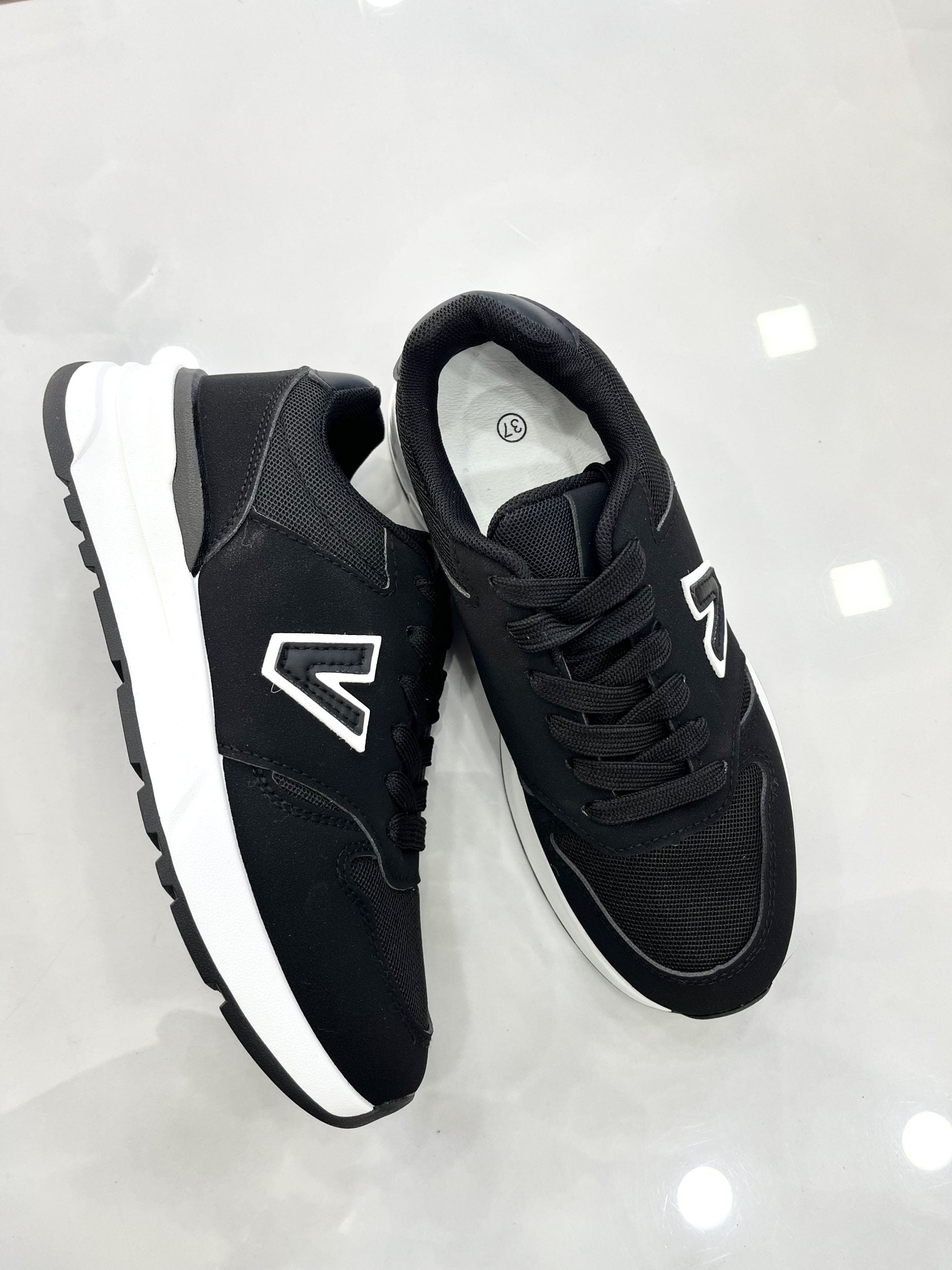 Sneaker Simple Black Vol.2
