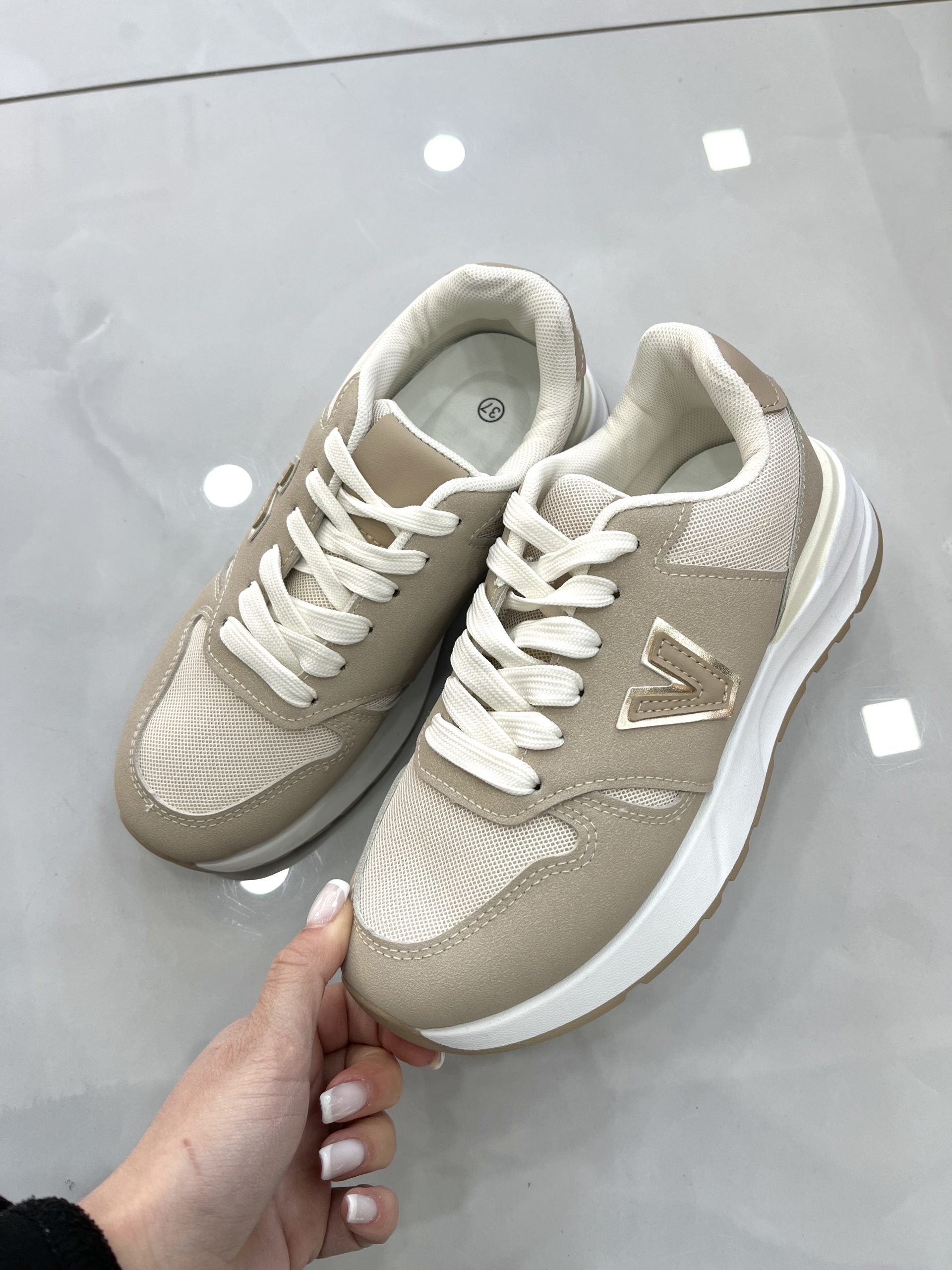 Sneaker Simple Beige Vol.2