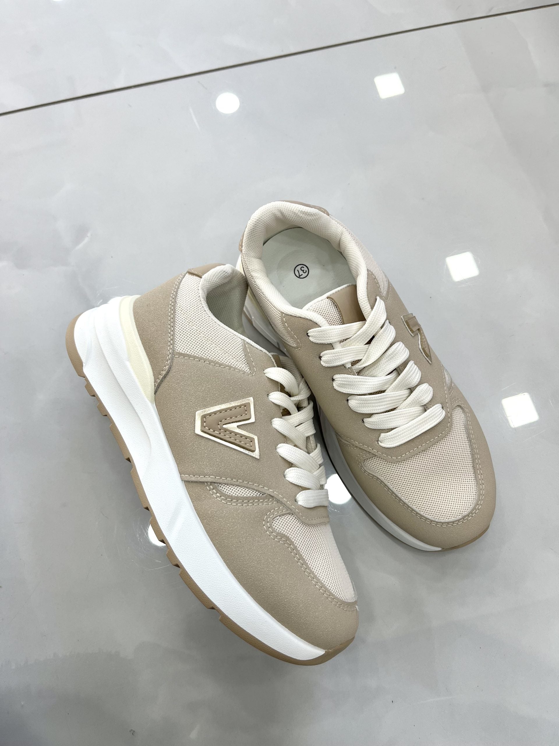 Sneaker Simple Beige Vol.2
