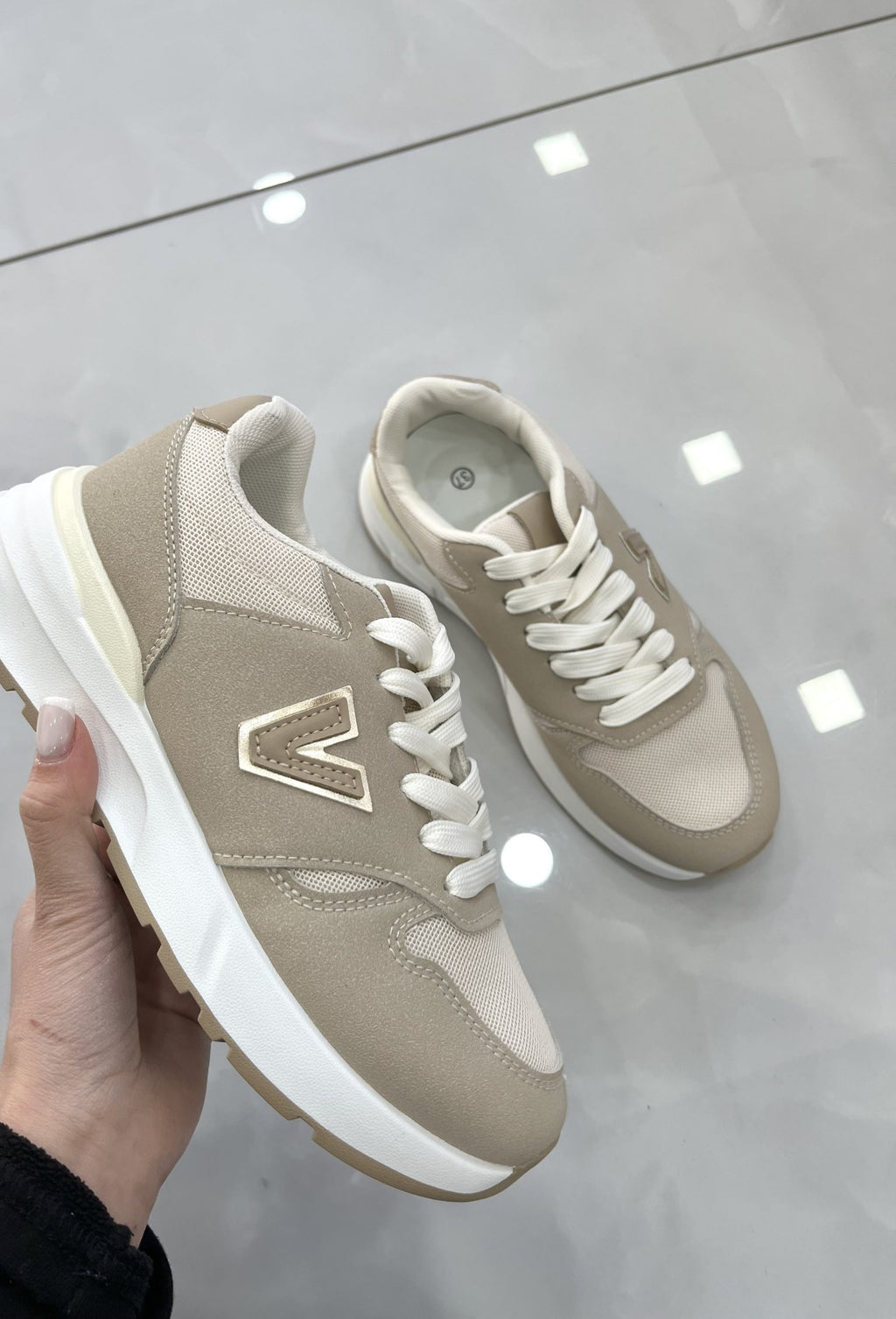 Sneaker Simple Beige Vol.2