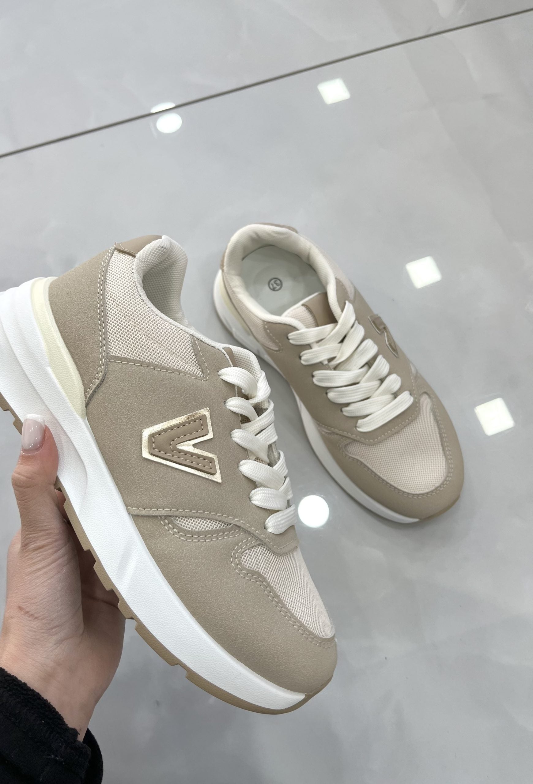 Sneaker Simple Beige Vol.2