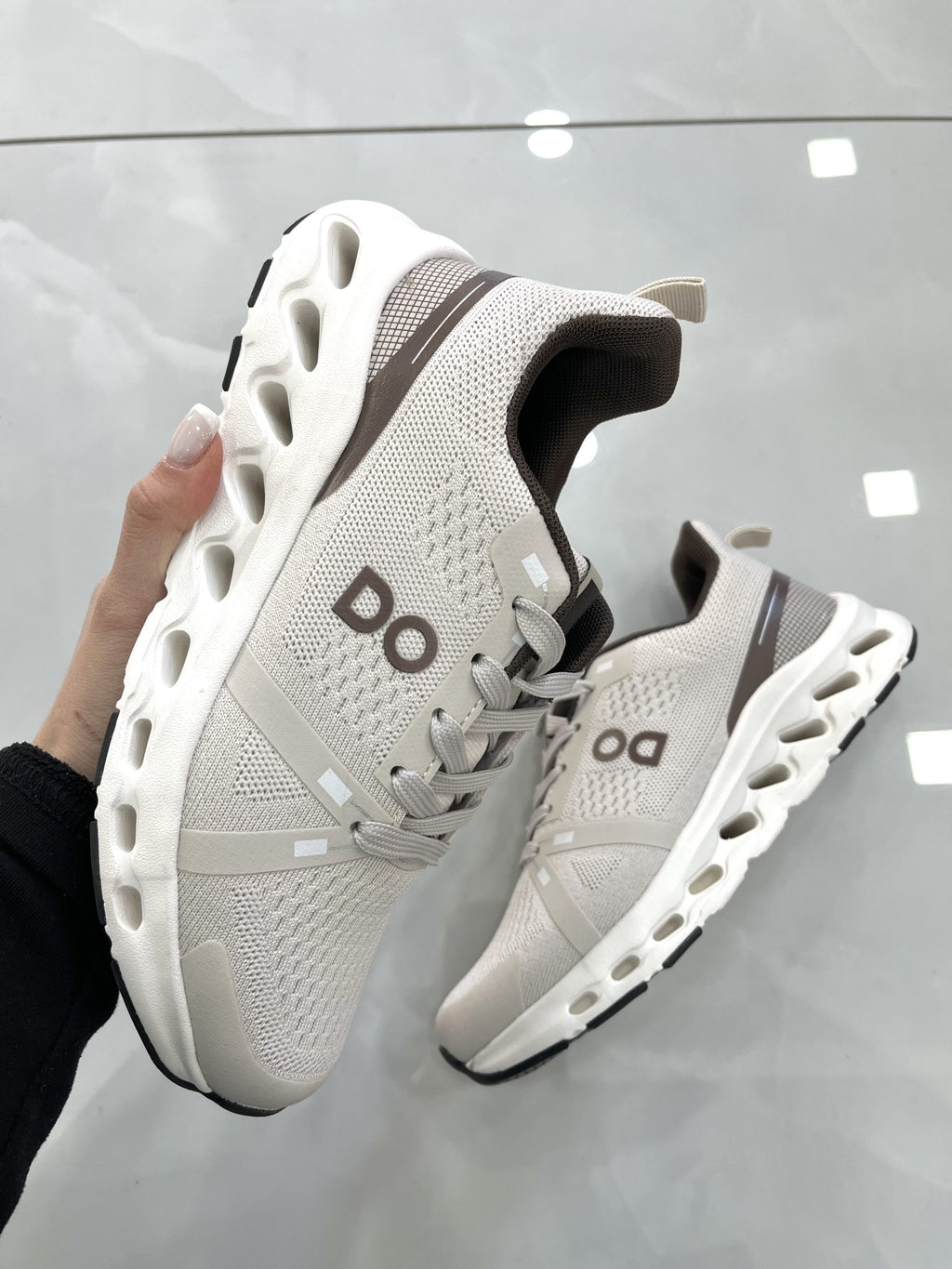 Athletic Sneaker Beige Vol.1