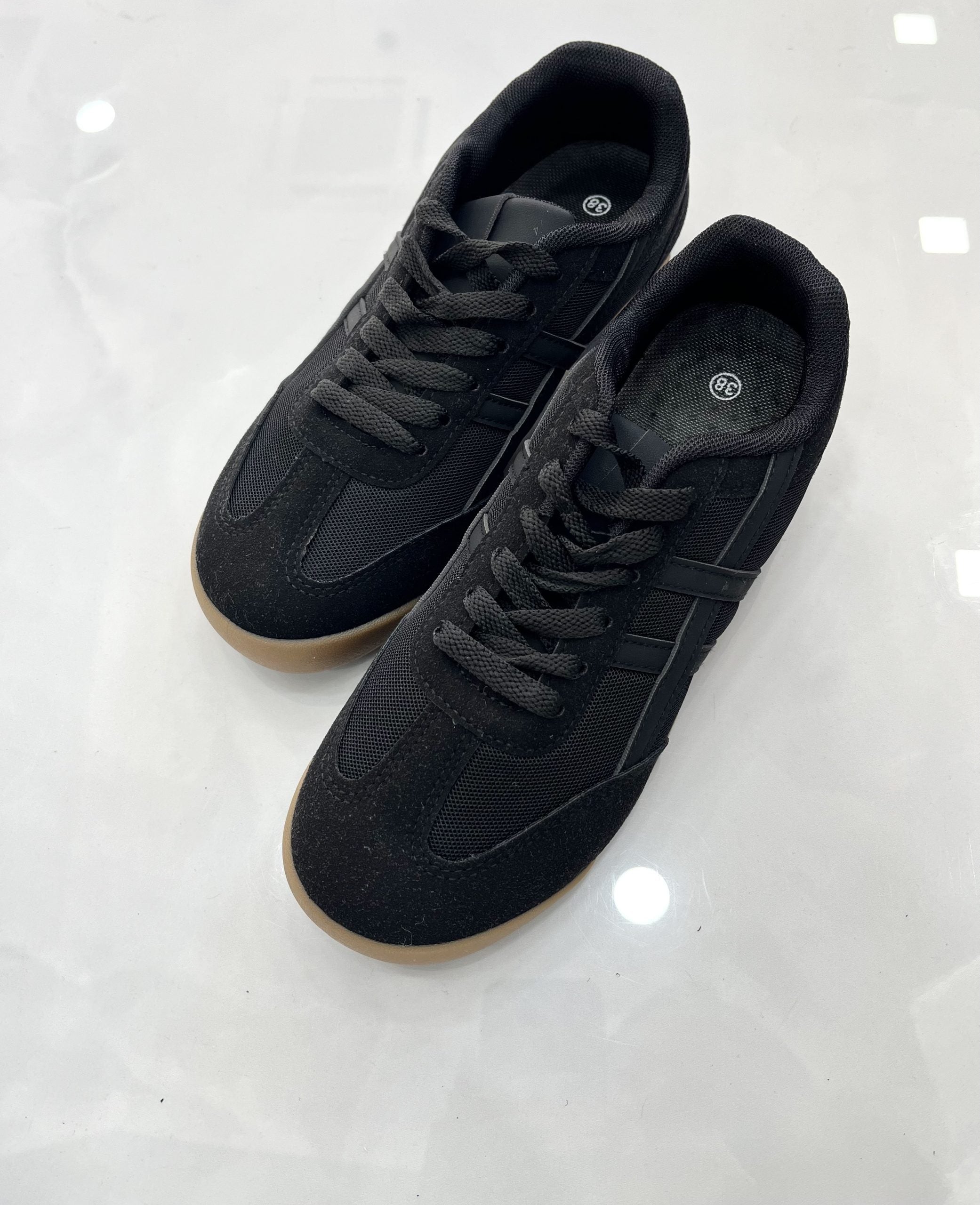 Sneaker Simple Black