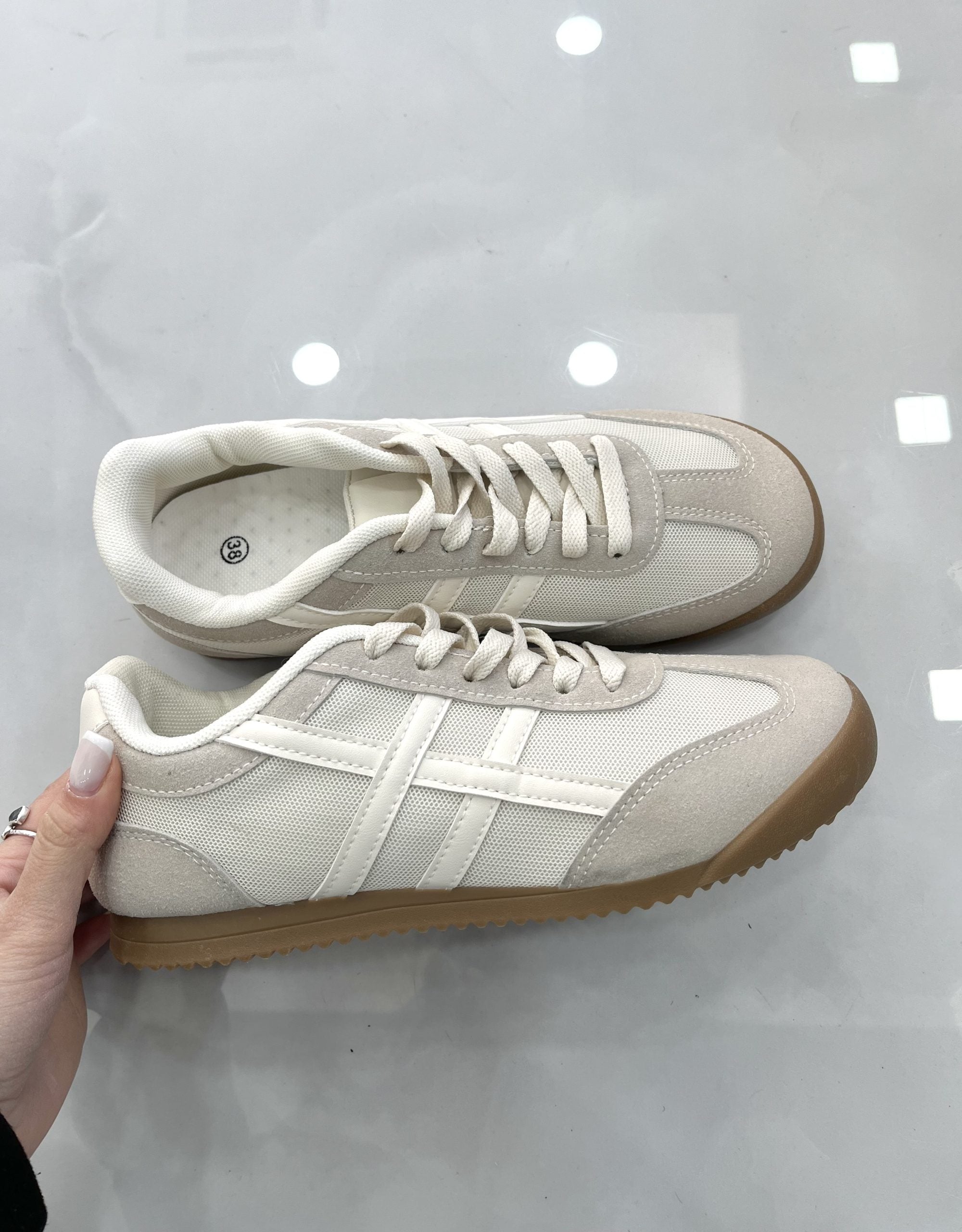 Sneaker Simple Beige