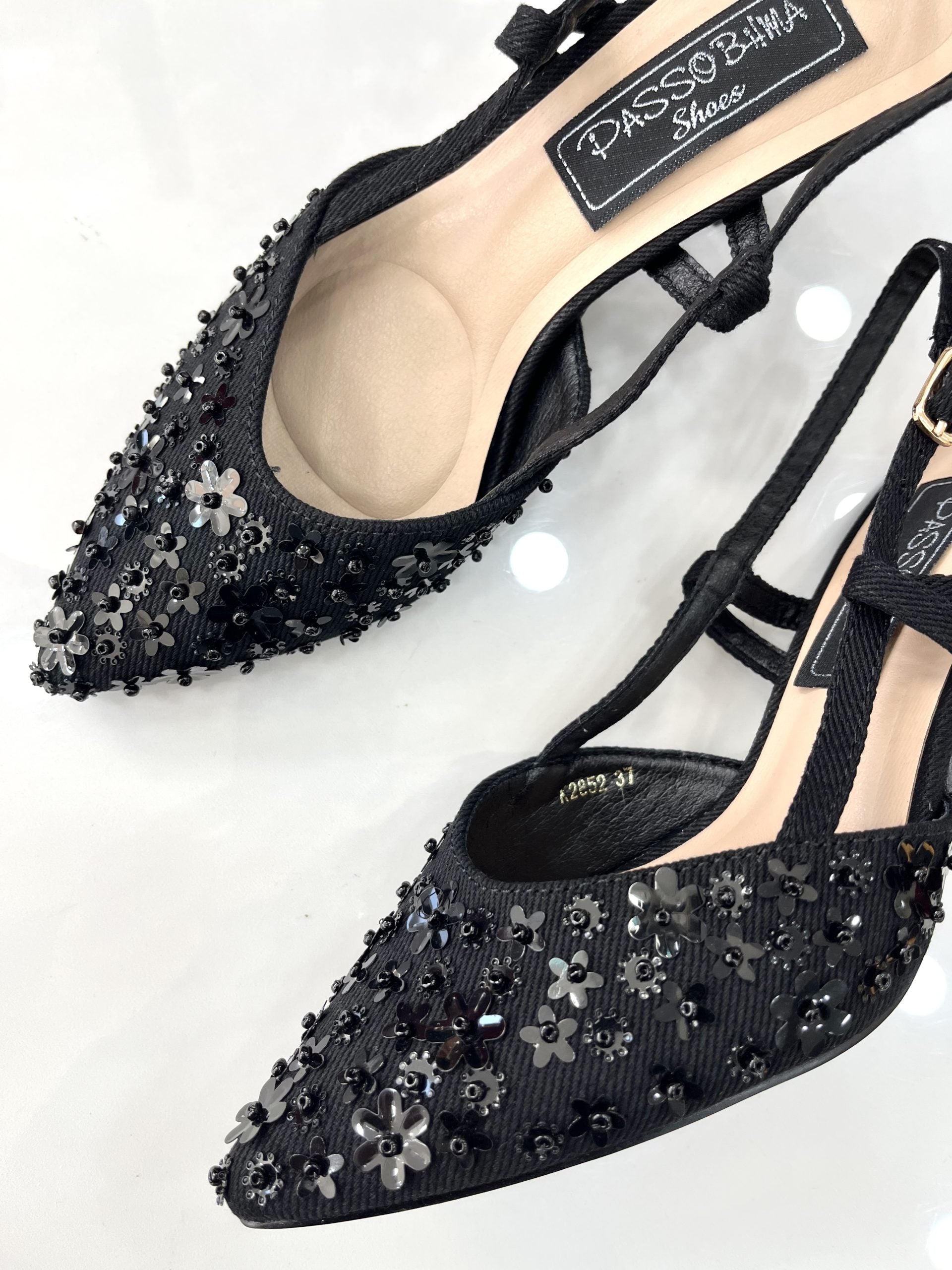Heels Mule με Λεπτό Μεσαίο Τακούνι και Κεντημένο Σχέδιο Black