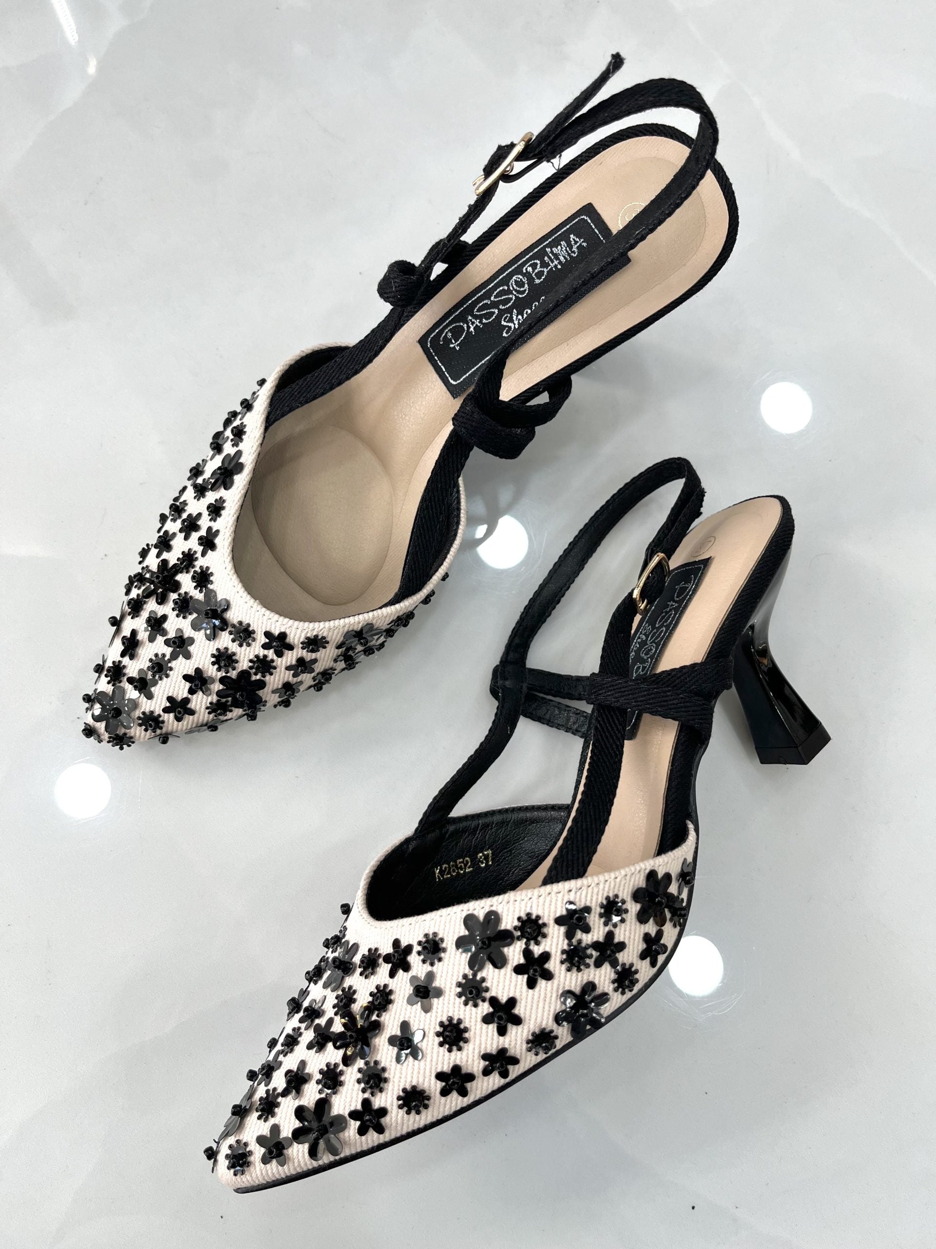 Heels Mule με Λεπτό Μεσαίο Τακούνι και Κεντημένο Σχέδιο Beige