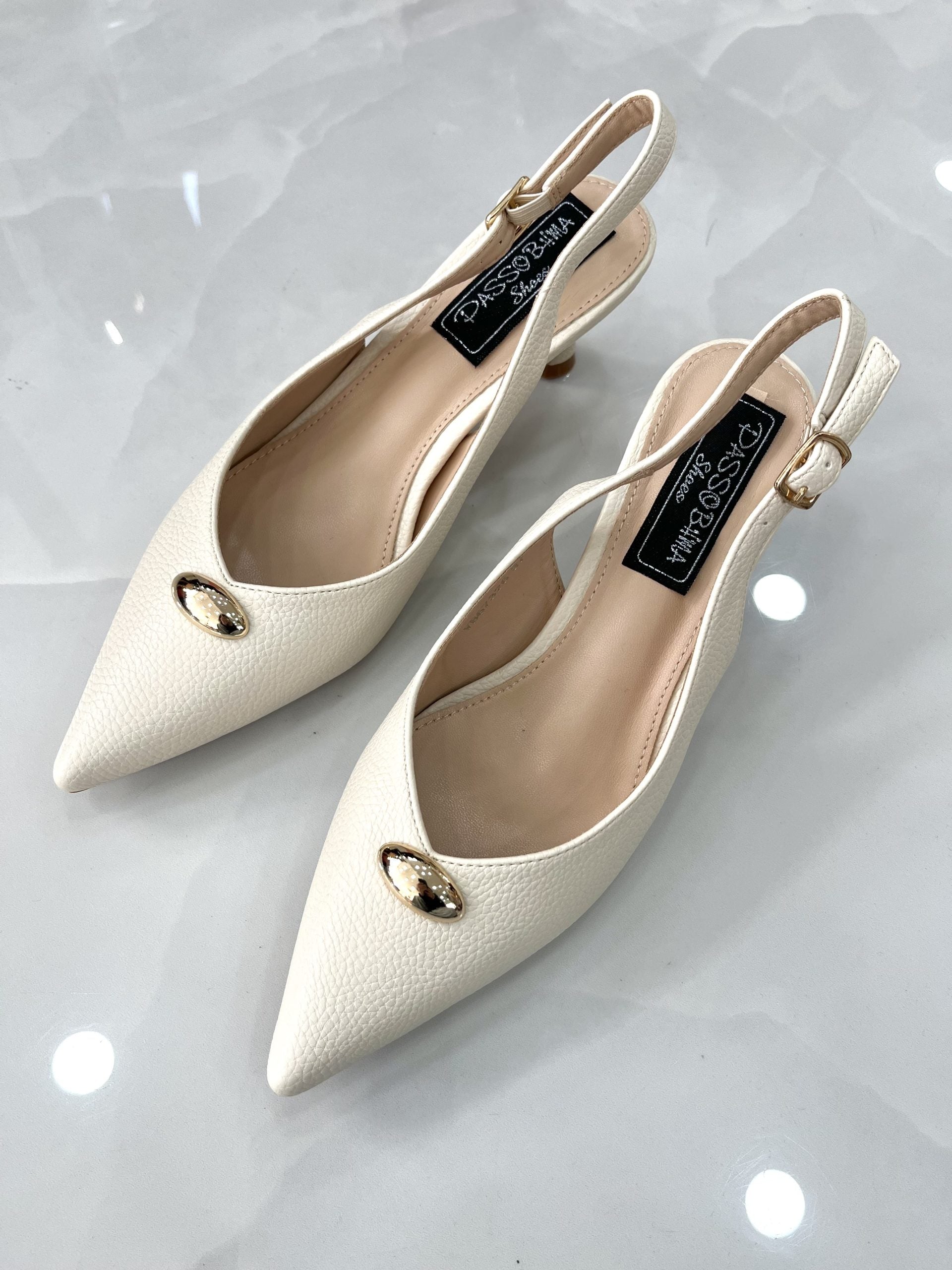 Heels Mule με Λεπτό Μεσαίο Τακούνι και Χρυσό Σχέδιο Beige