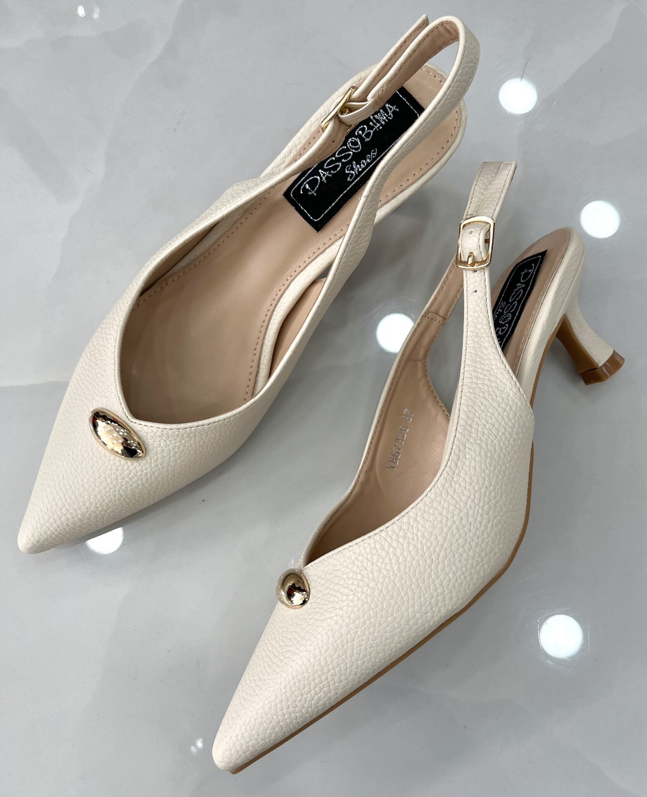 Heels Mule με Λεπτό Μεσαίο Τακούνι και Χρυσό Σχέδιο Beige