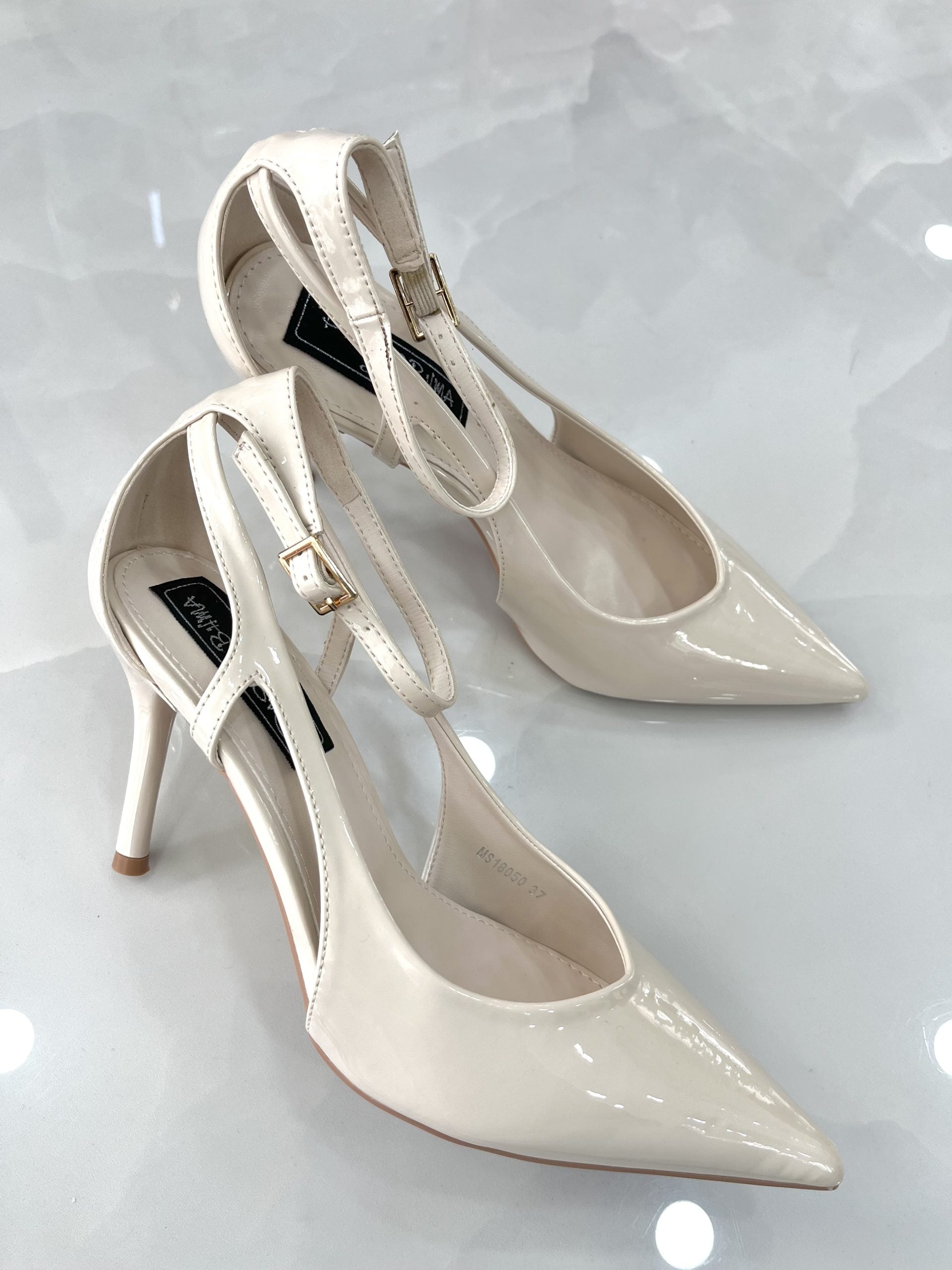 Heels με Μεσαίο Ψηλό Τακούνι Λουστρίν Beige