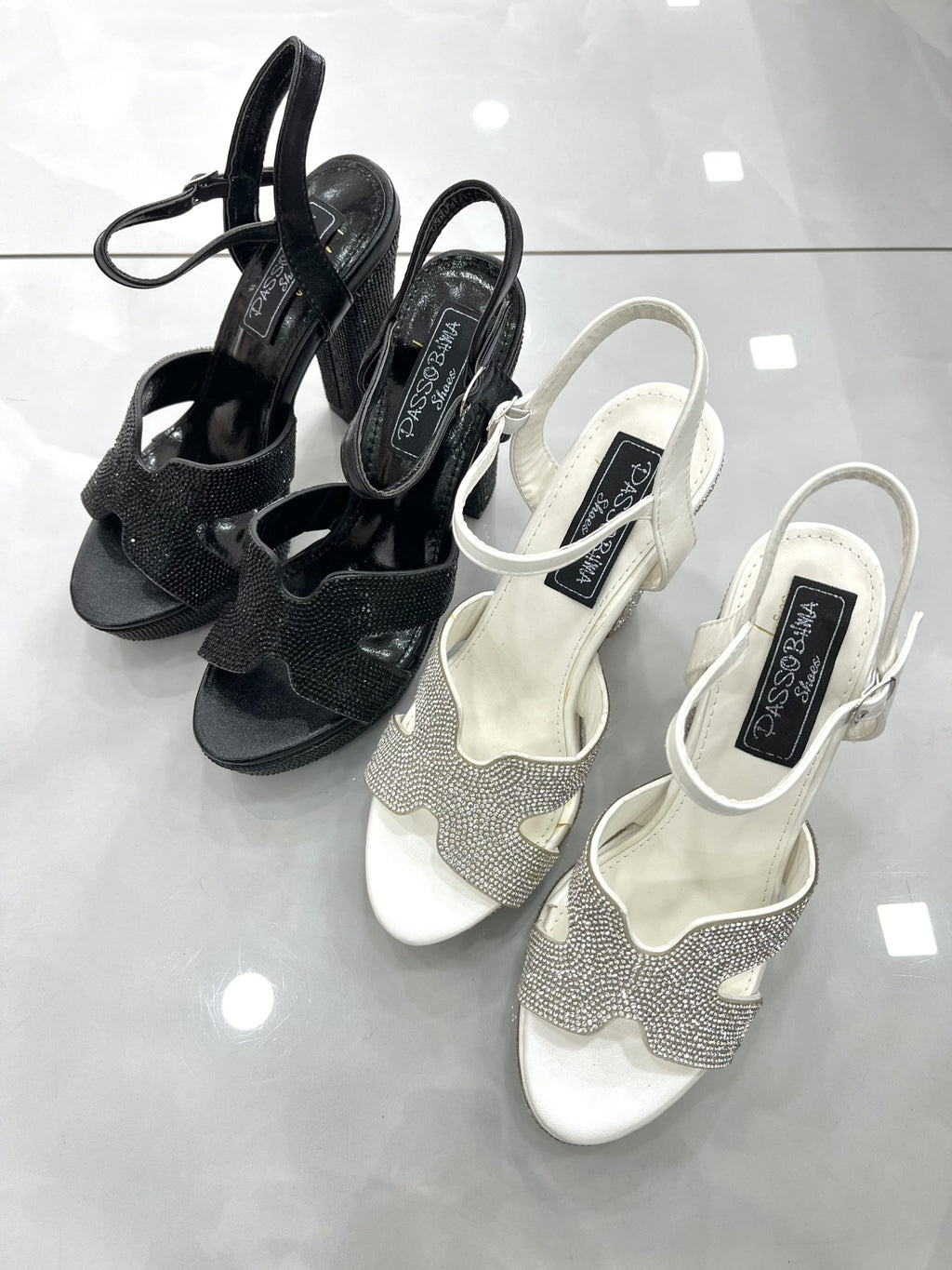 Heels Πέδιλο με Χοντρό Ψηλό Τακούνι και Φιάπα Strass White