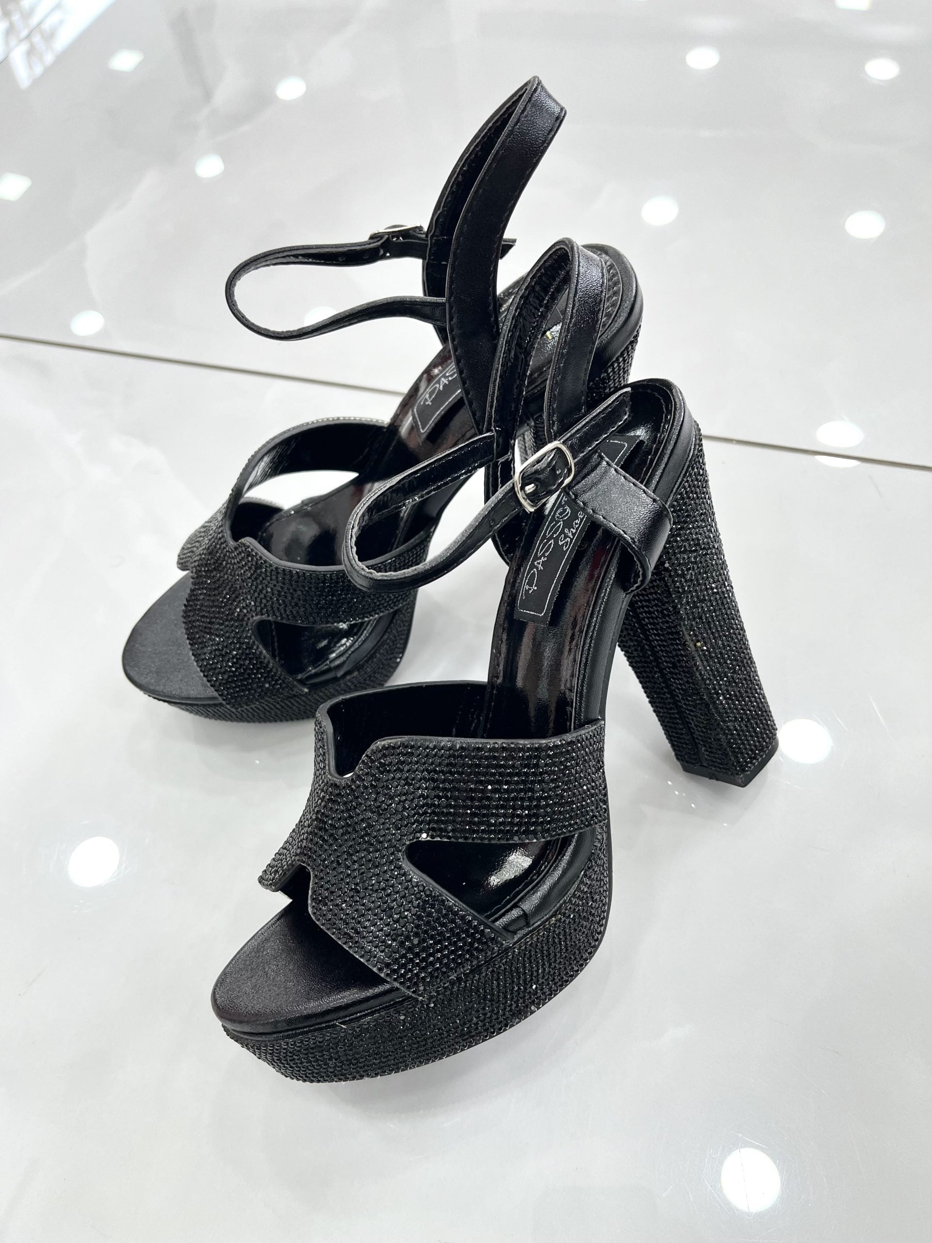 Heels Πέδιλο με Χοντρό Ψηλό Τακούνι και Φιάπα Strass Black