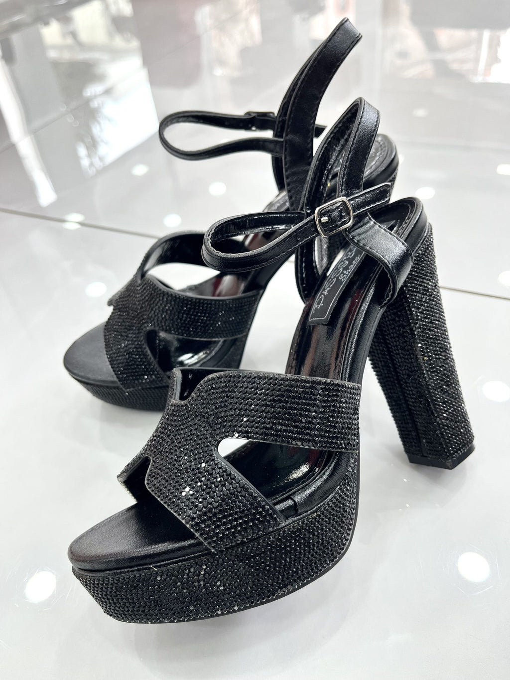 Heels Πέδιλο με Χοντρό Ψηλό Τακούνι και Φιάπα Strass Black