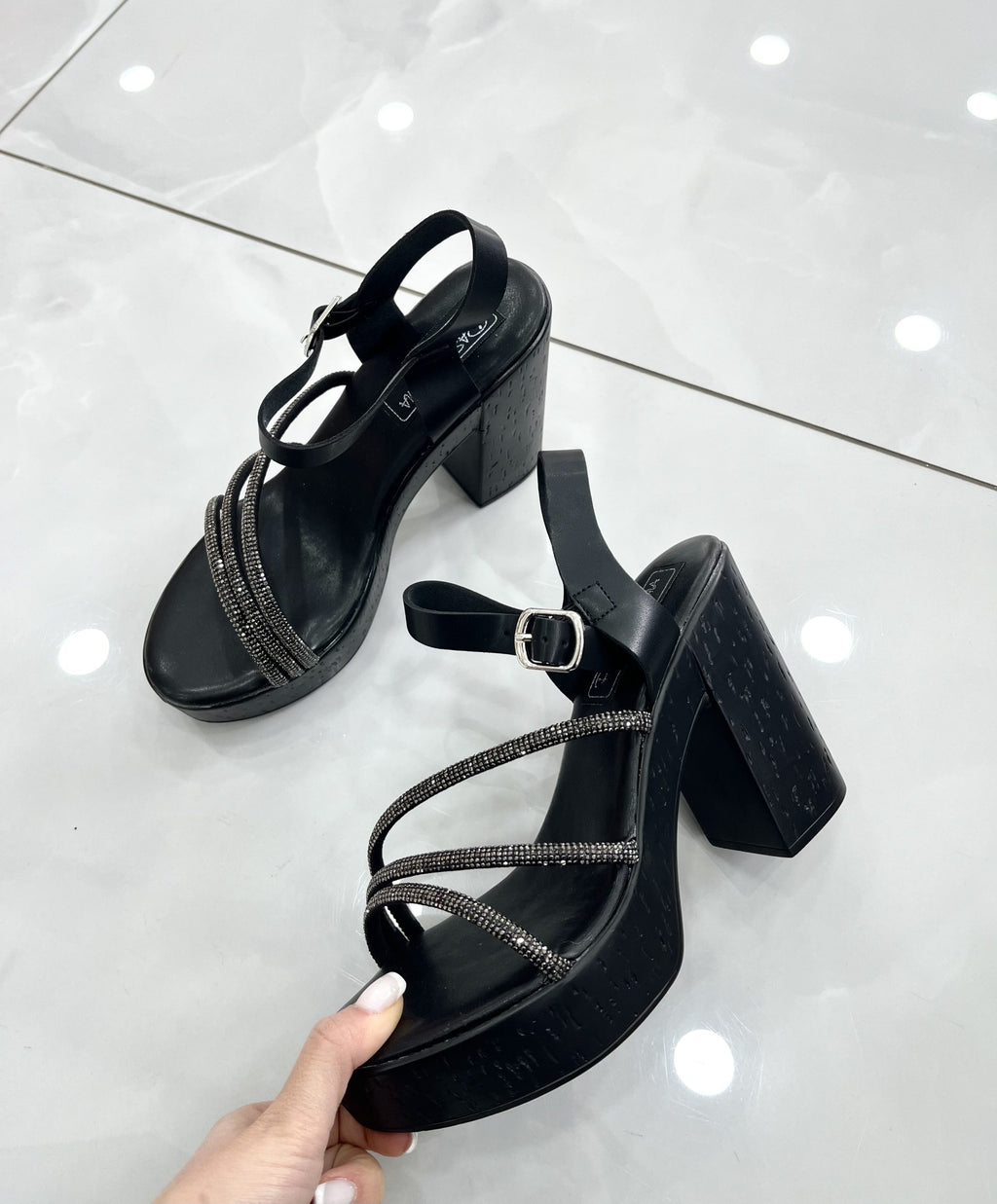Heels Πέδιλο με Χοντρό Ψηλό Τακούνι τύπου Τσόκαρο και Strass Black