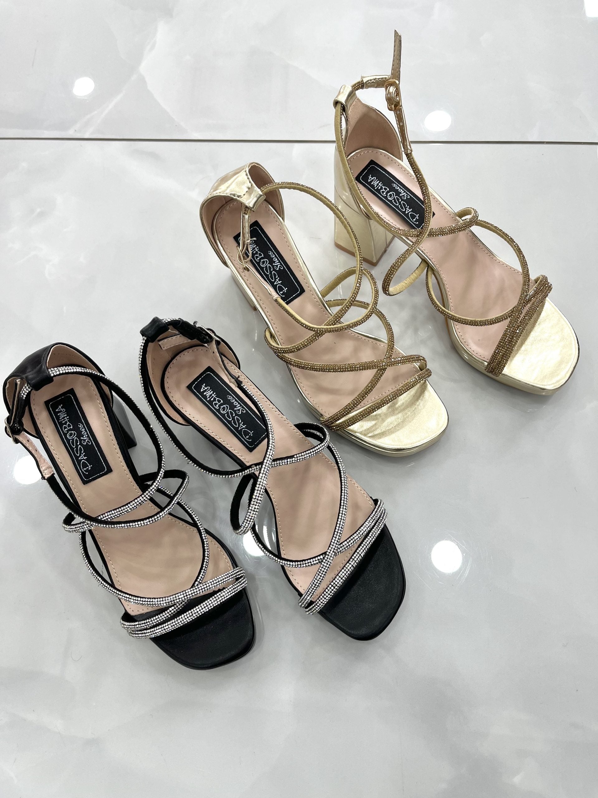 Heels Πέδιλο με Χοντρό Ψηλό Τακούνι και Strass Gold