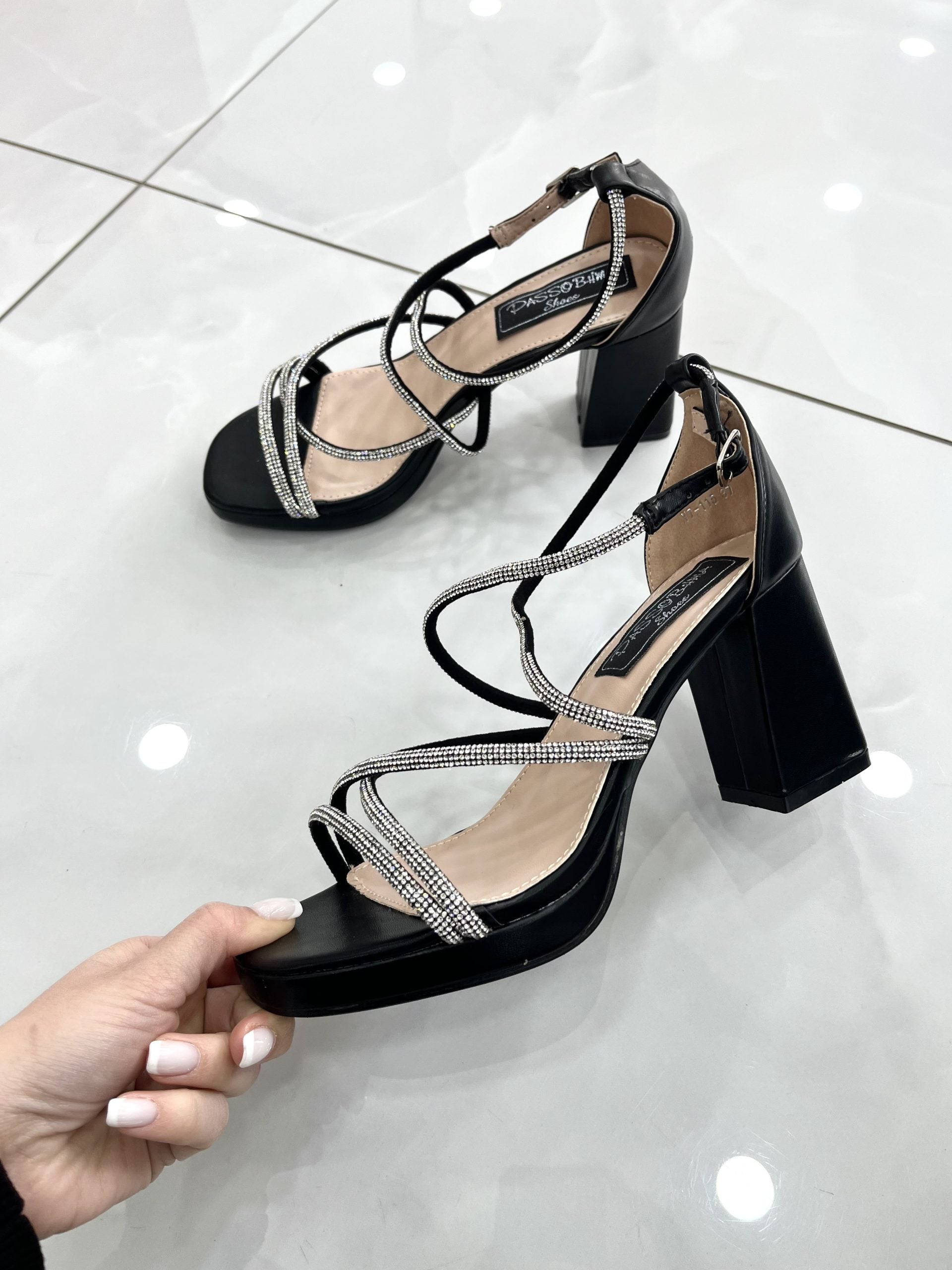 Heels Πέδιλο με Χοντρό Ψηλό Τακούνι και Strass Black