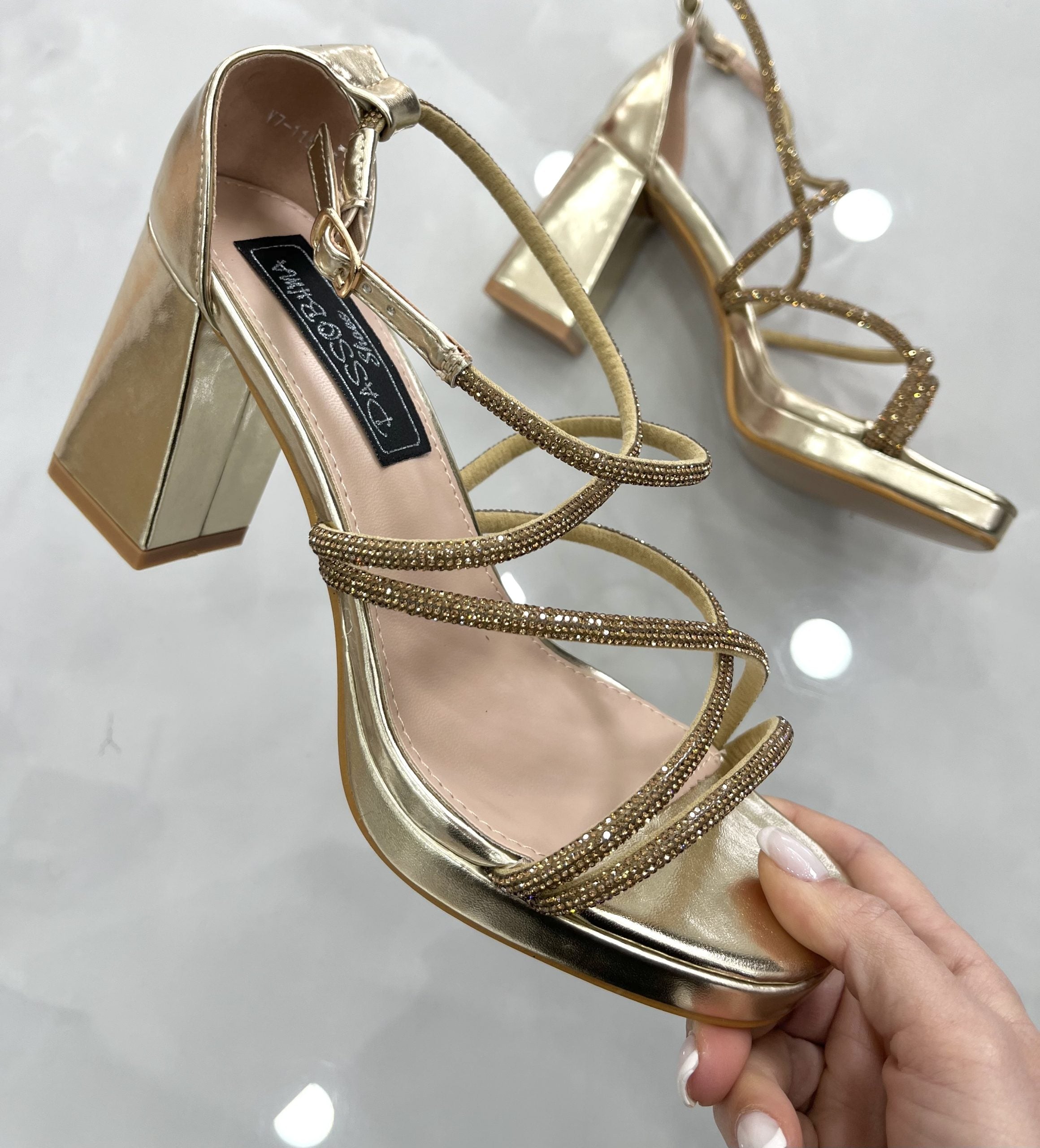 Heels Πέδιλο με Χοντρό Ψηλό Τακούνι και Strass Gold