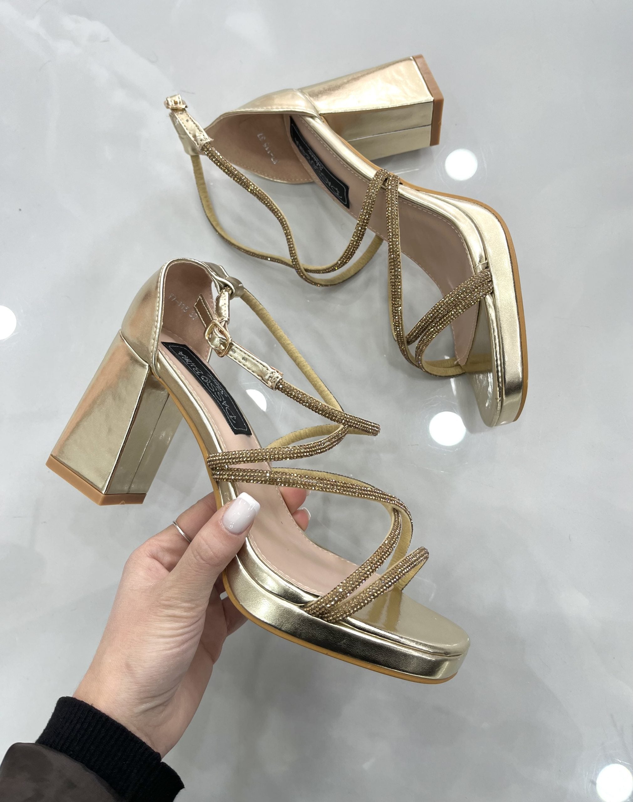 Heels Πέδιλο με Χοντρό Ψηλό Τακούνι και Strass Gold