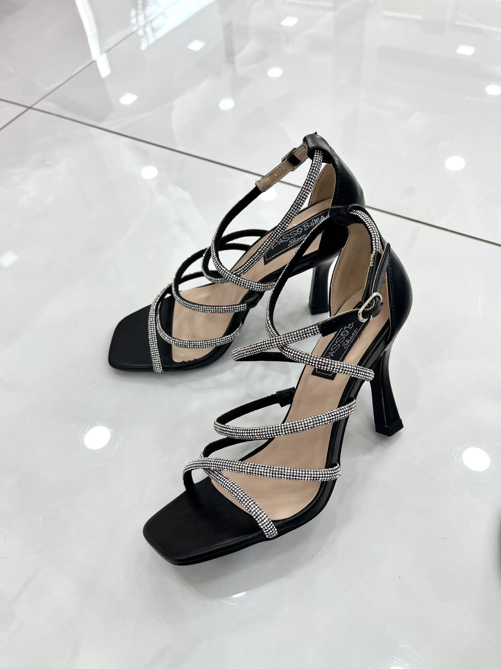 Heels Πέδιλο Αμπιγέ με Λεπτό Μεσαίο Τακούνι και Strass Black