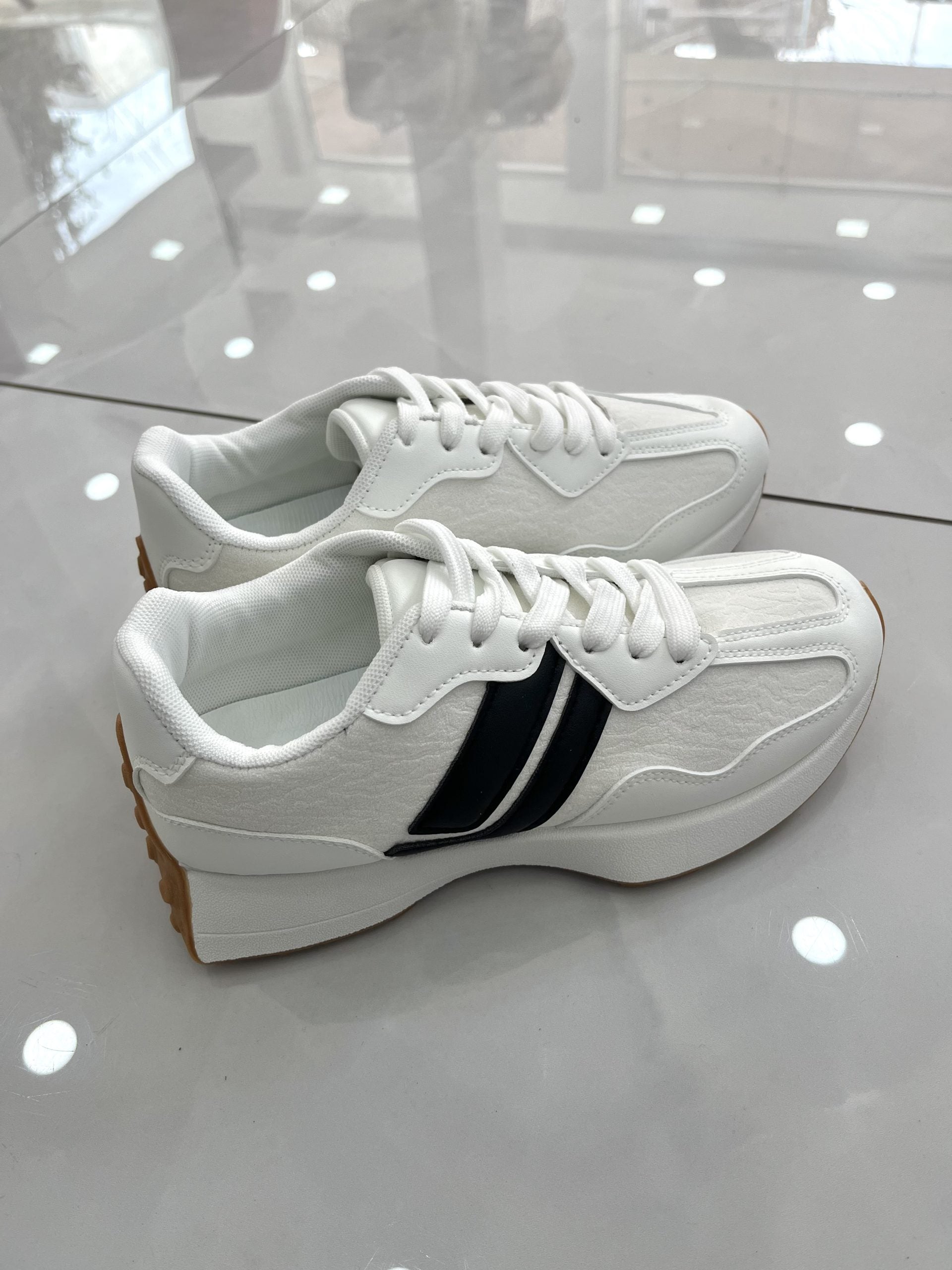 Spring Sneaker New White/Black