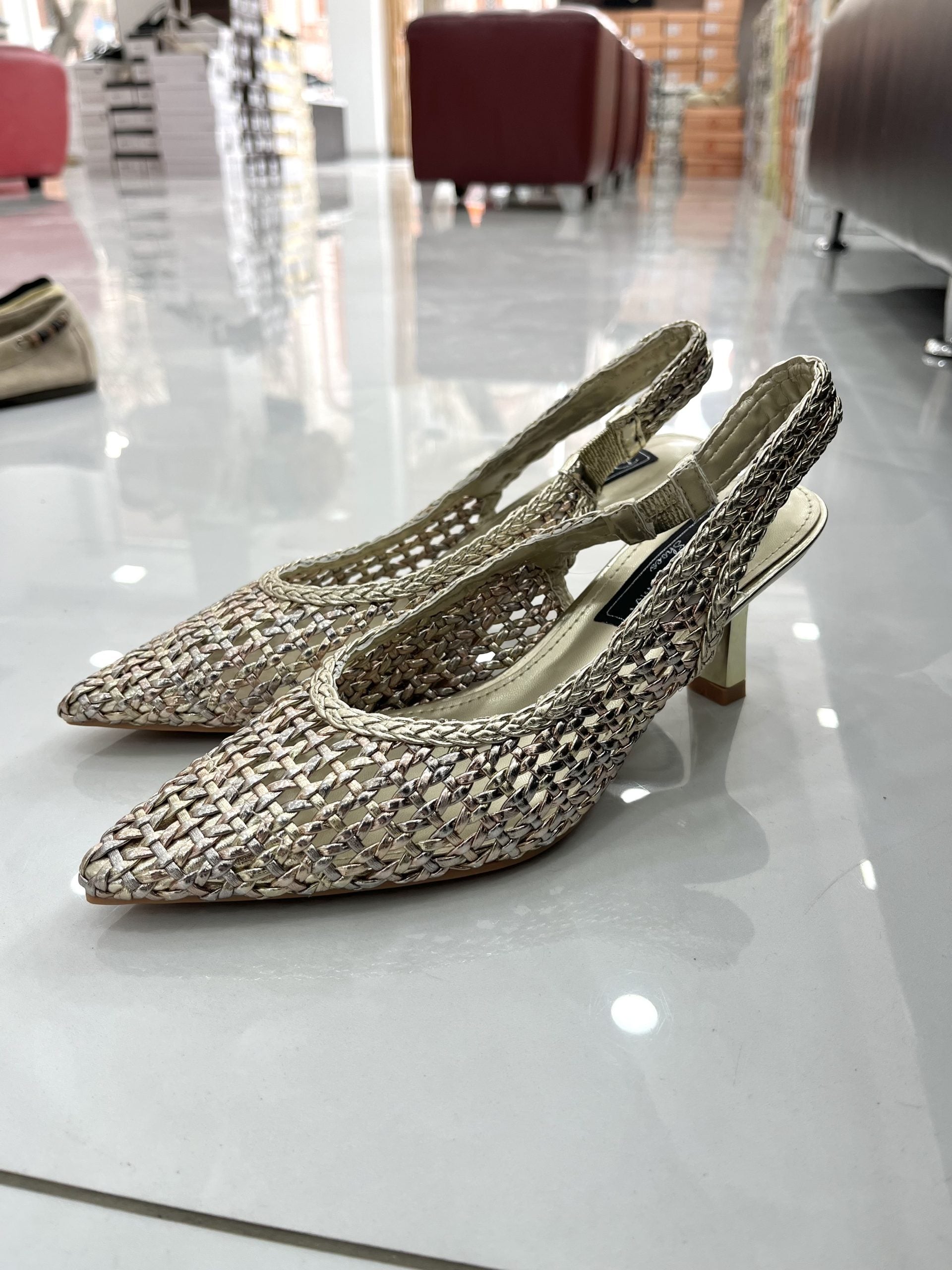 Heels Mule Πλεκτό με Μεσαίο Λεπτό Τακούνι Gold