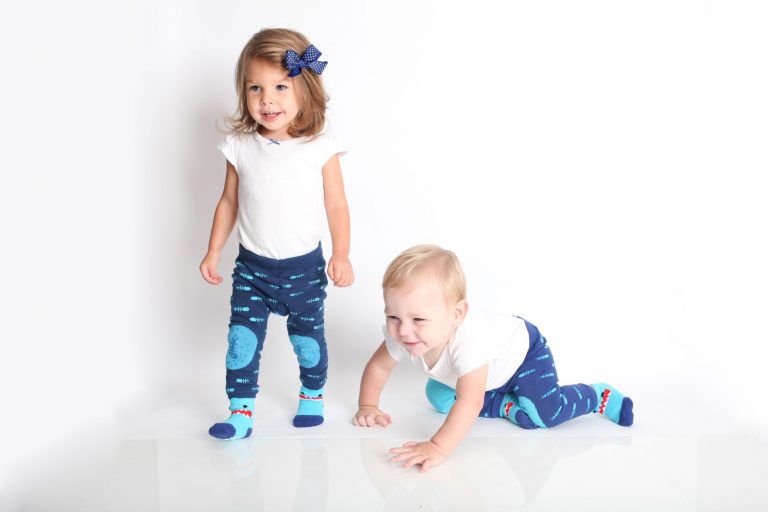 Zoocchini  Σετ Ρούχων για Μπουσούλισμα Grip+Easy Crawler Pants &amp; Socks Set "Sherman the Shark" ZOO12501