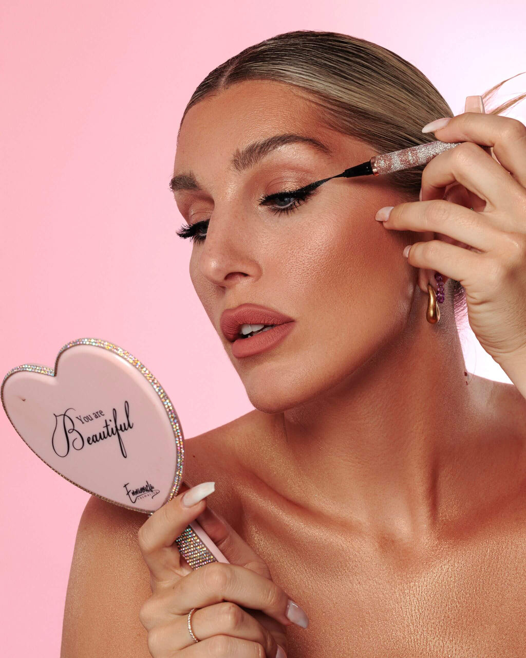 Super Glam Eyeliner | Emmanouela Cosmetics