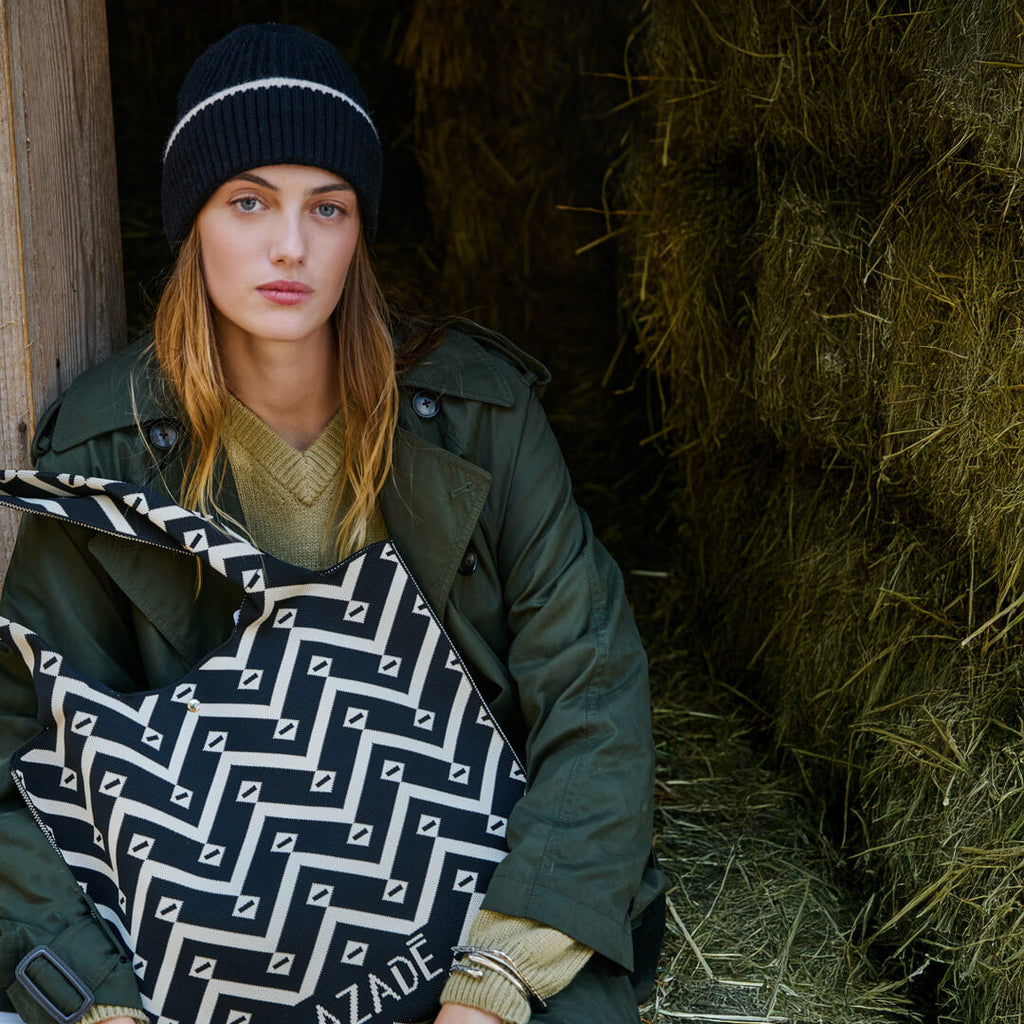 Καθημερινή Υφασμάτινη Shopper Bag Ώμου με Ασπρόμαυρο Γεωμετρικό Σχέδιο | Azade