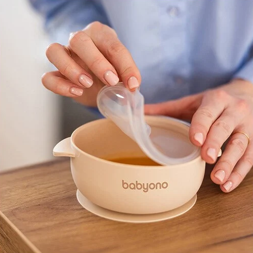 BabyOno: Μπολάκι σιλικόνης με λαβές, καπάκι &amp; βάση με βεντούζα - Μπεζ BN1662/03