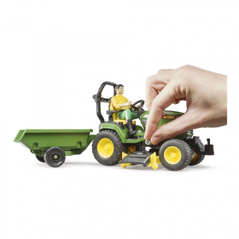 Bruder Τρακτεράκι για Γκαζόν John Deere με Κηπουρό και Τρέιλερ (BR062104)