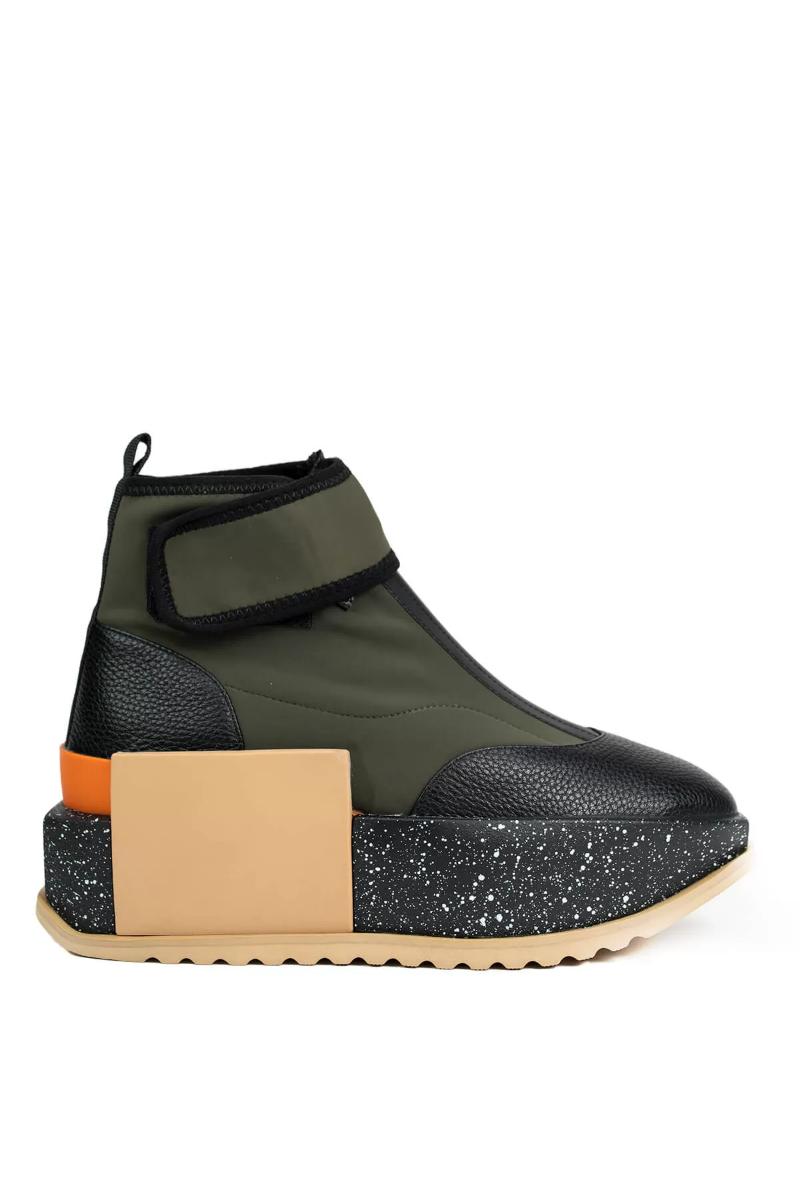 Γυναικεία sneakers με τρακτερωτή σόλα - 41