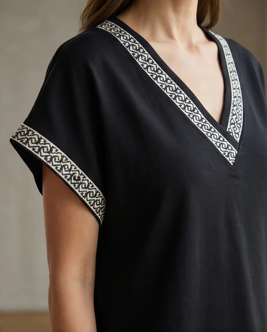 Μπλούζα μαύρη V-neck - 48
