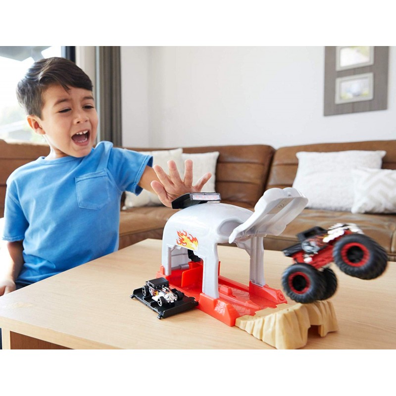 Mattel Hot Wheels Monster Trucks Bone Shaker Νεκροκεφαλή Σετ Παιχνιδιού Εκτοξευτές GKY01 / GKY02